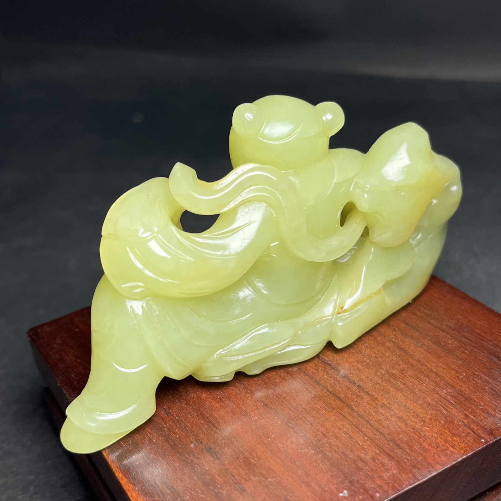 An Exquisite Yellow Jade Figure Hand Piece - 5