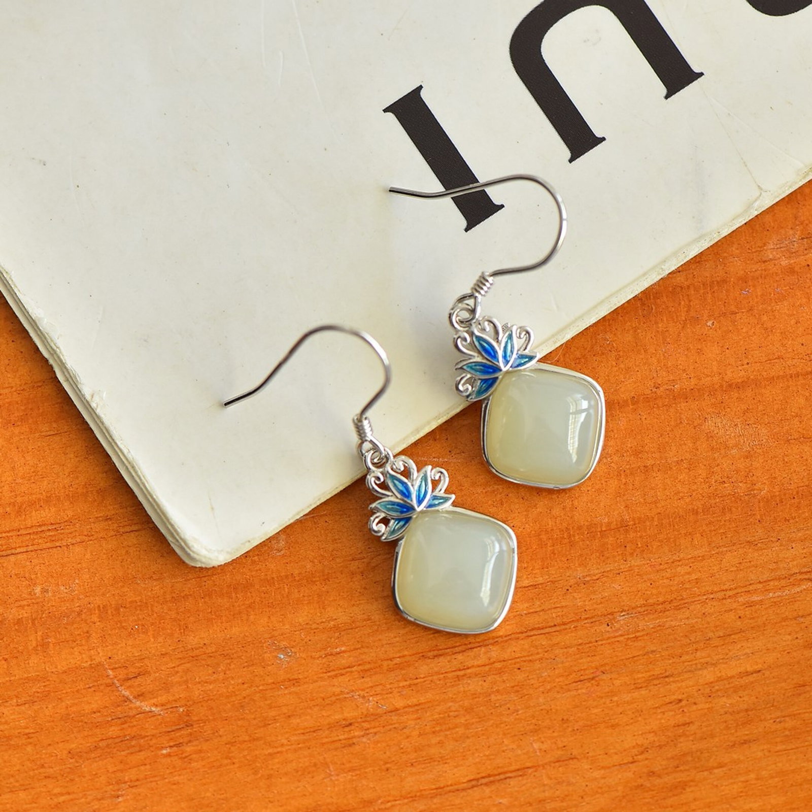 A Pair of Exquisite Sterling Silver Inlaid White Jade Enamel Earrings - 4