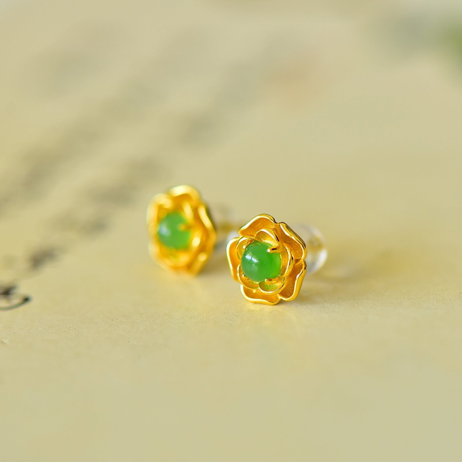 A Pair of Exquisite Sterling Silver-Gold Plated Inlaid Jasper Earrings - 3