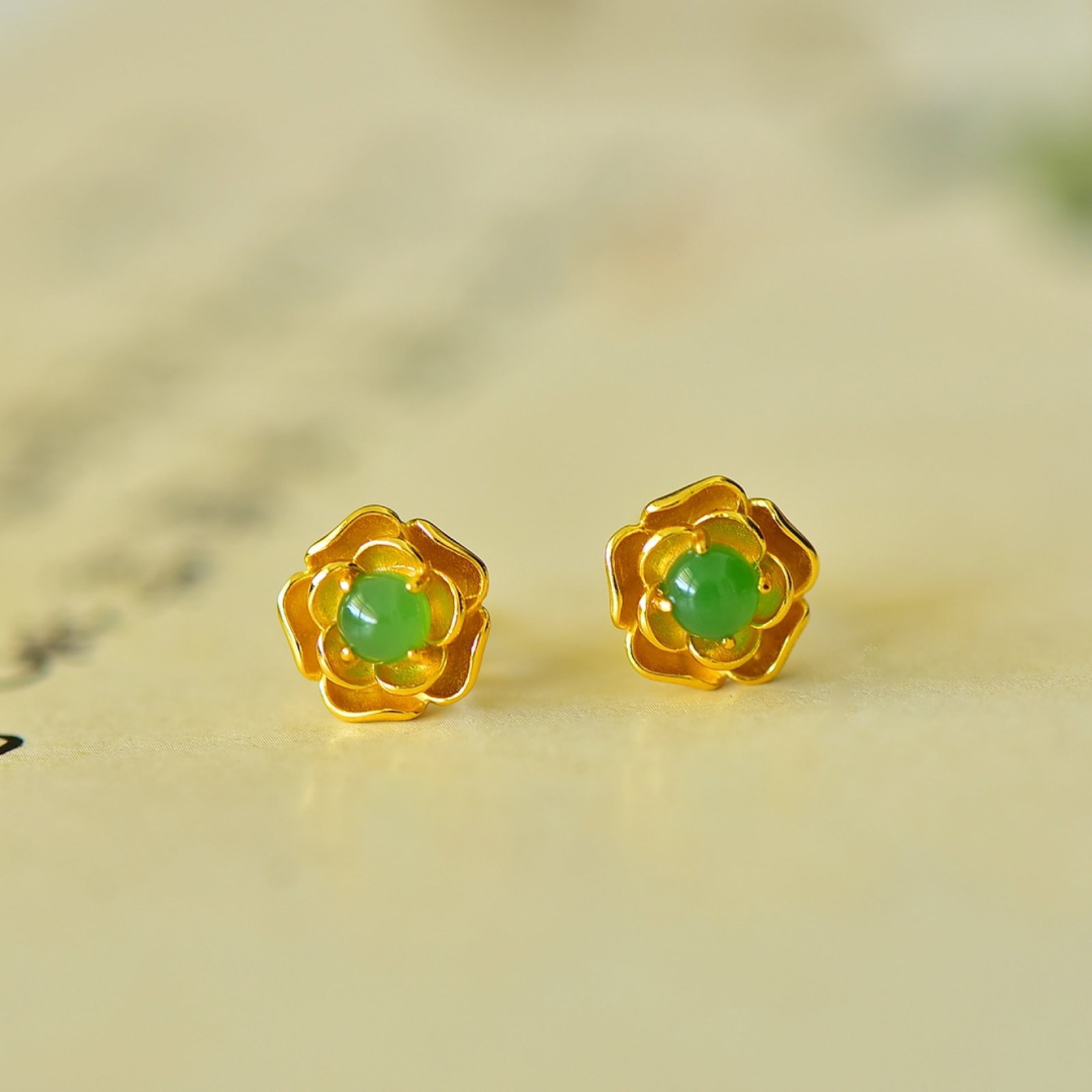 A Pair of Exquisite Sterling Silver-Gold Plated Inlaid Jasper Earrings - 4