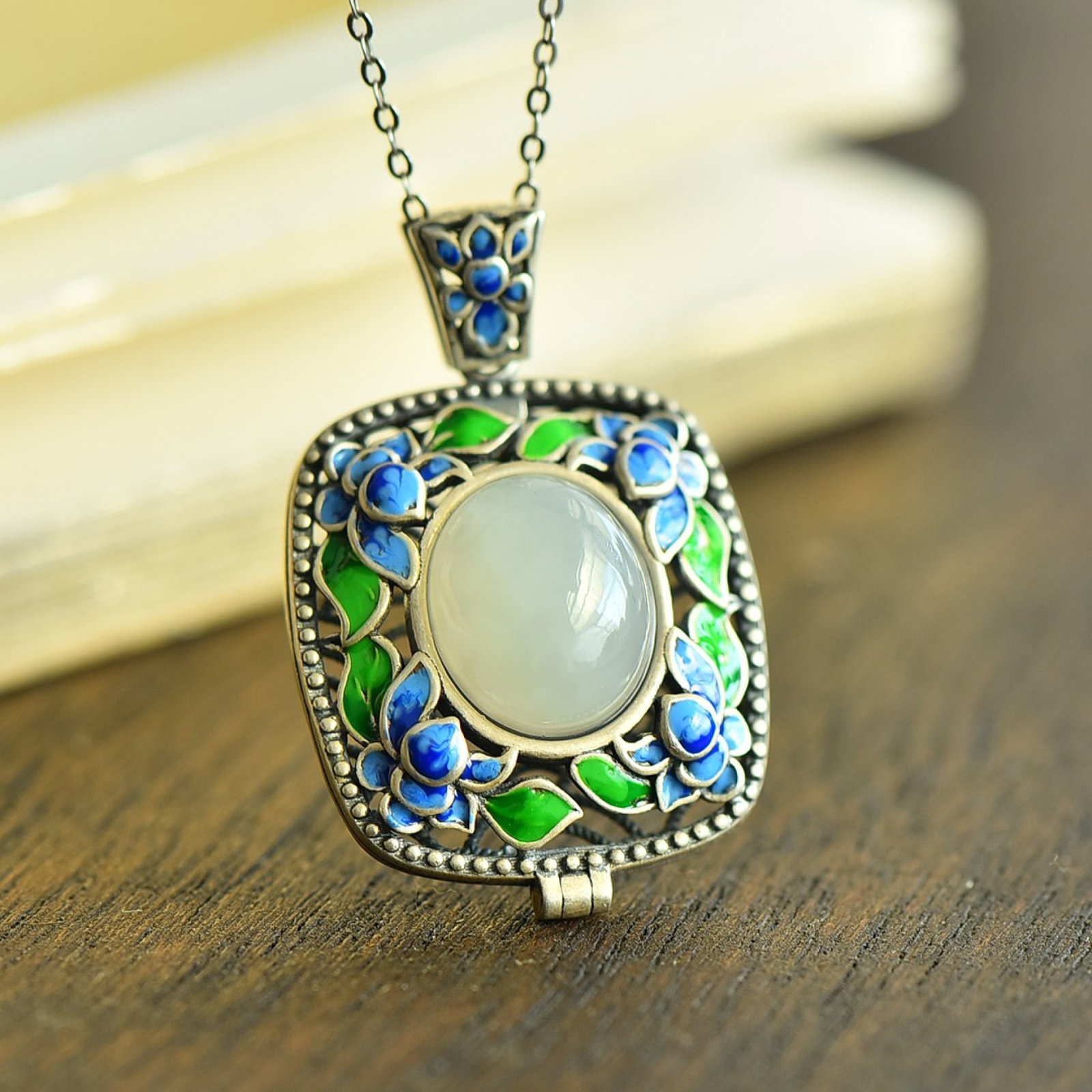 An Exquisite Sterling Silver Inlaid White Jade Pendant - 3