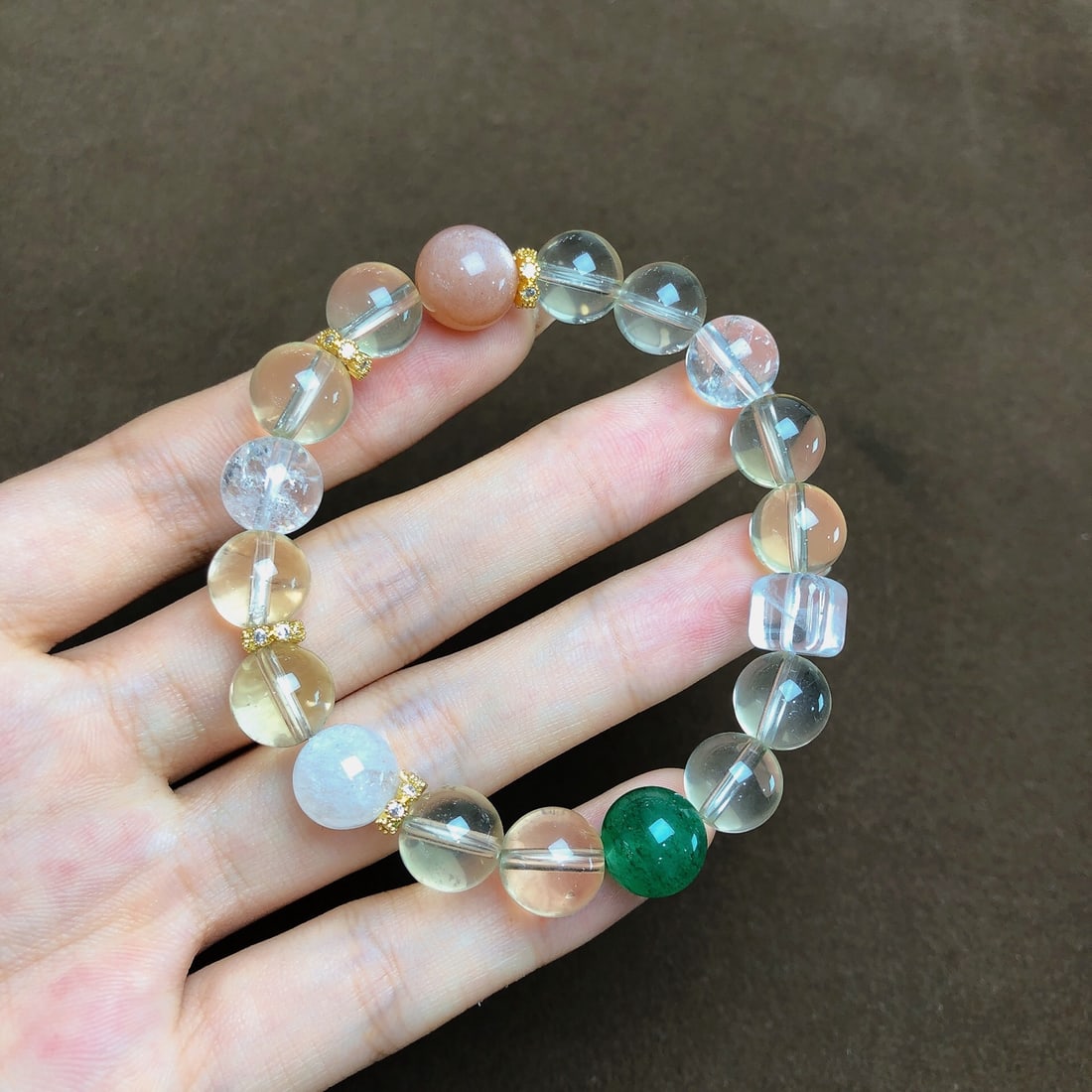 An Exquisite Crystal Bracelets: Estimated Value:300-600 An Exquisite Crystal Bracelets,Size:10mm, Weight:25.2g 水晶手串