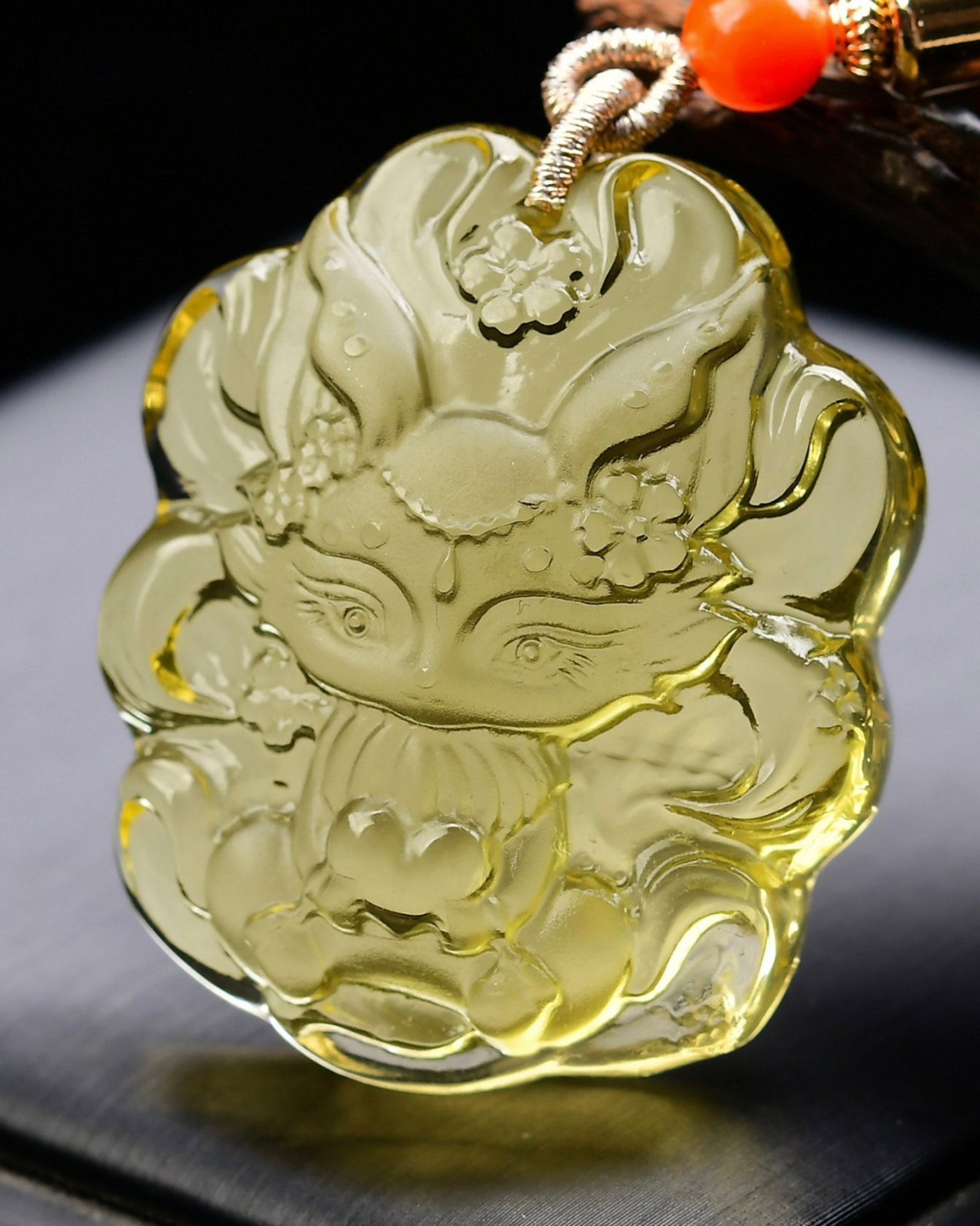 An Exquisite Crystal Nine-Tailed Fox Pendant - 4