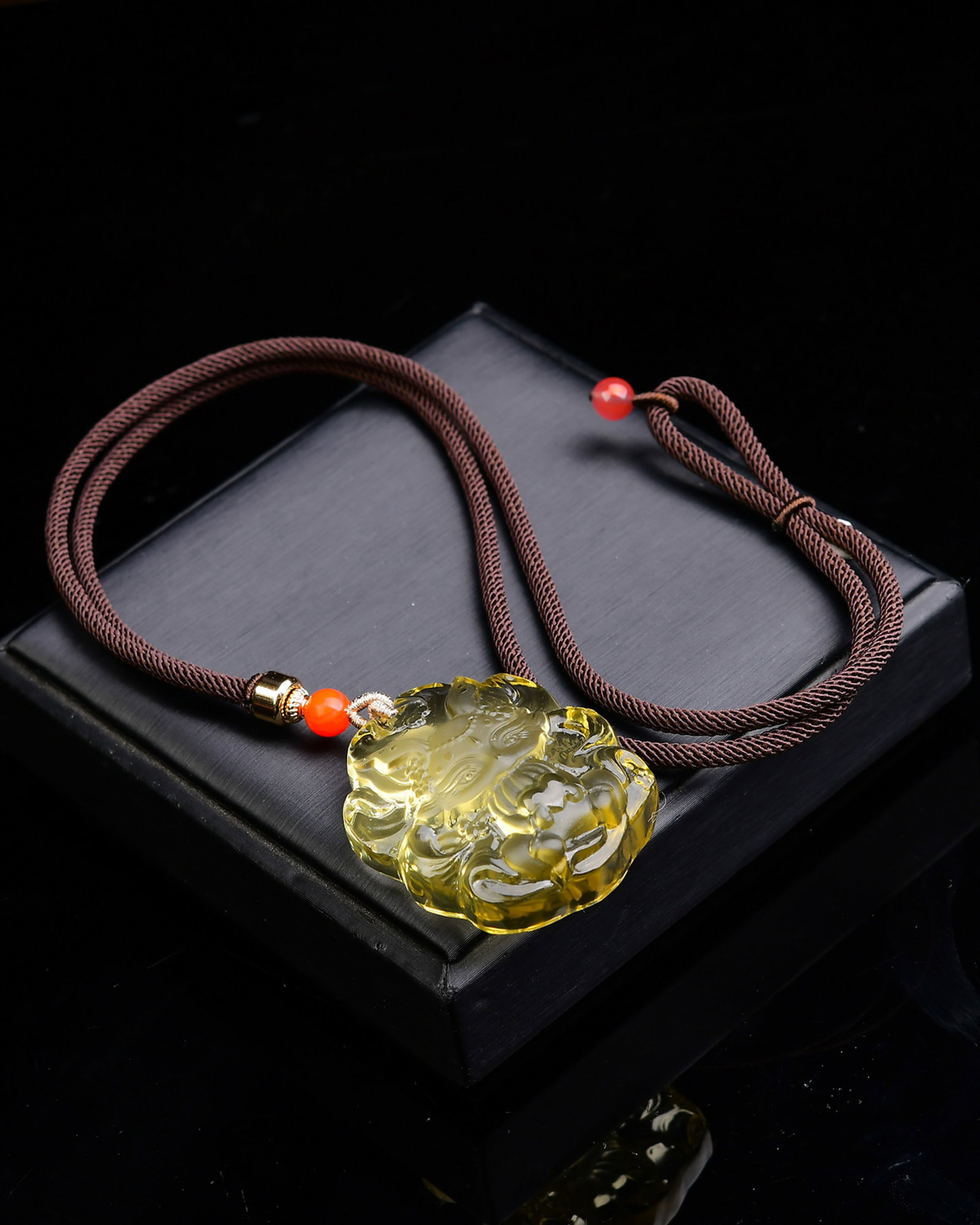 An Exquisite Crystal Nine-Tailed Fox Pendant - 5