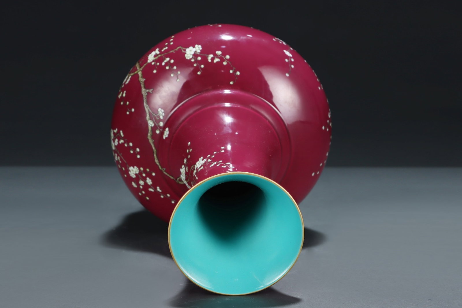 A Rare Red Glazed Famille-Rose Painted Gold Flower Pattern Vase,With Vertical Scroll Painting on ... - 4