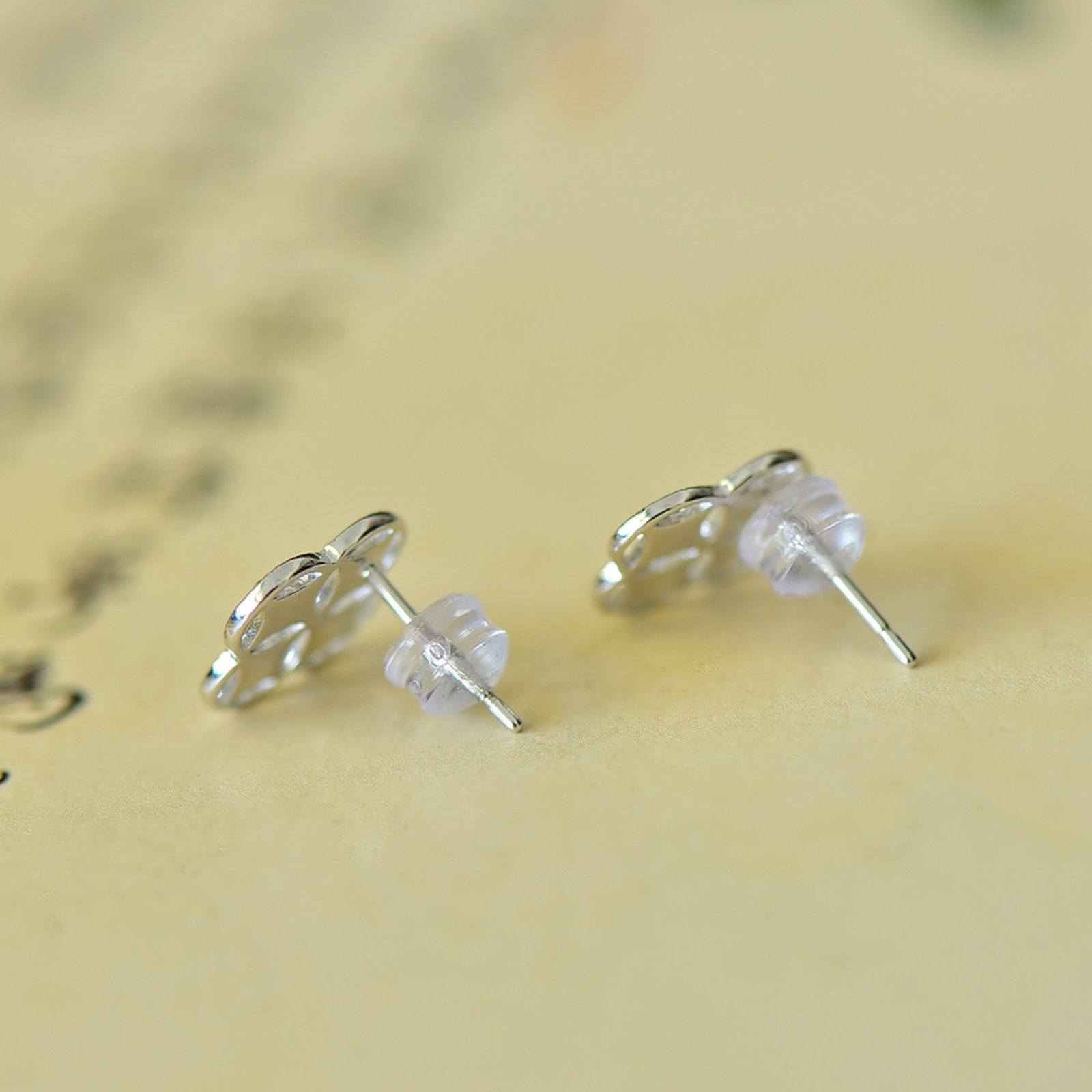 A Pair of Exquisite Sterling Silver Inlaid Jadeite Earrings - 5
