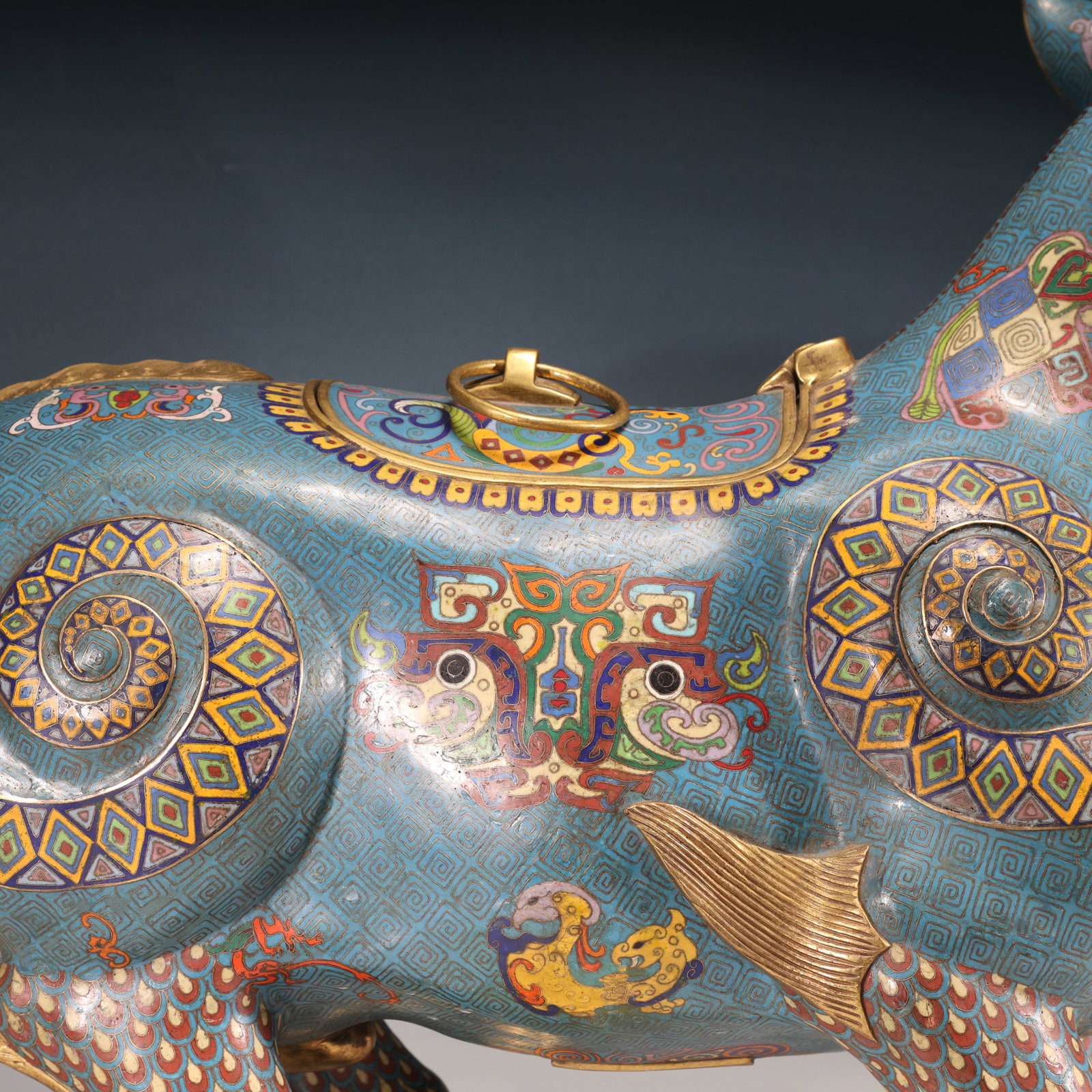 A Huge Cloisonne Beast-Face Pattern Auspicious Beast Ornament - 4