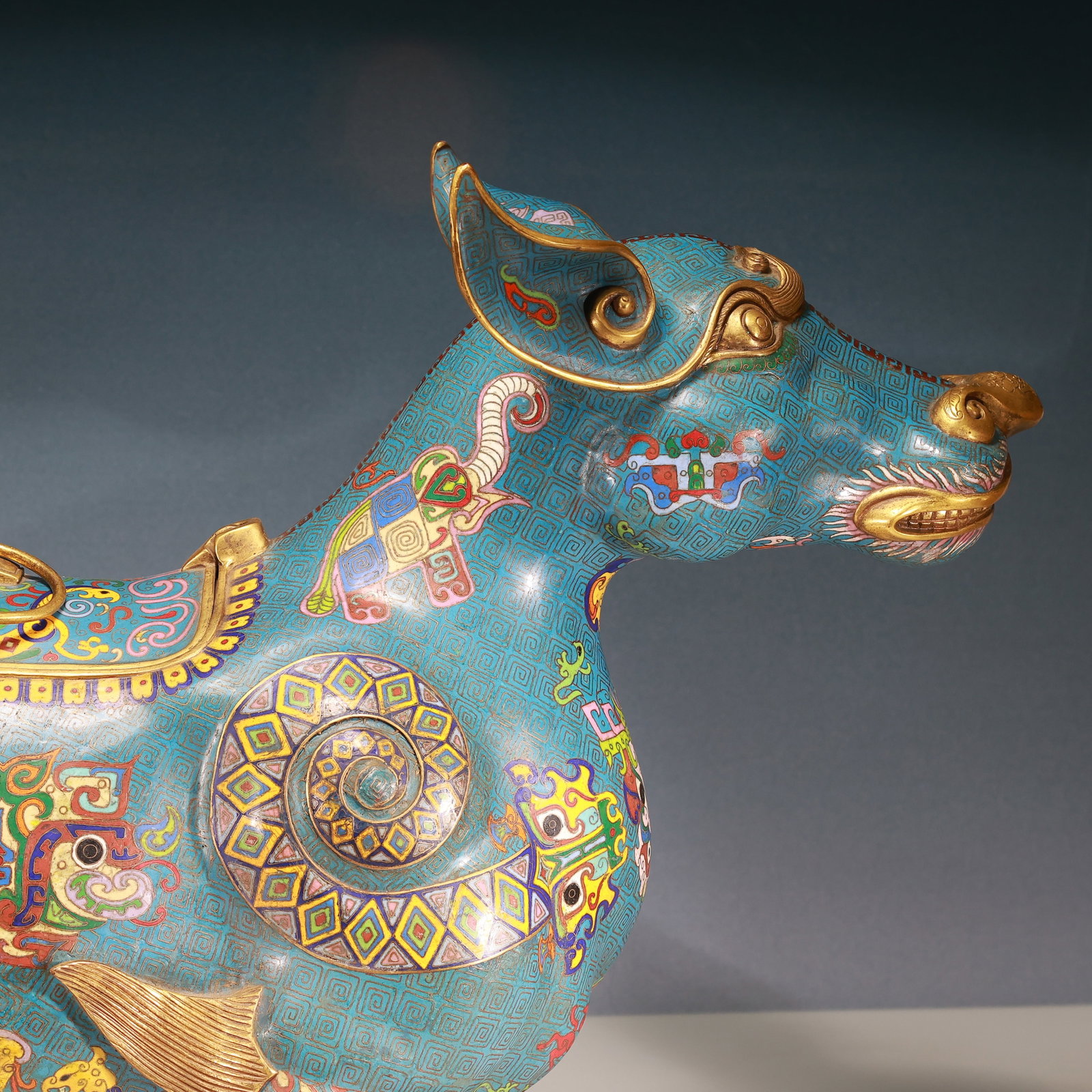 A Huge Cloisonne Beast-Face Pattern Auspicious Beast Ornament - 8