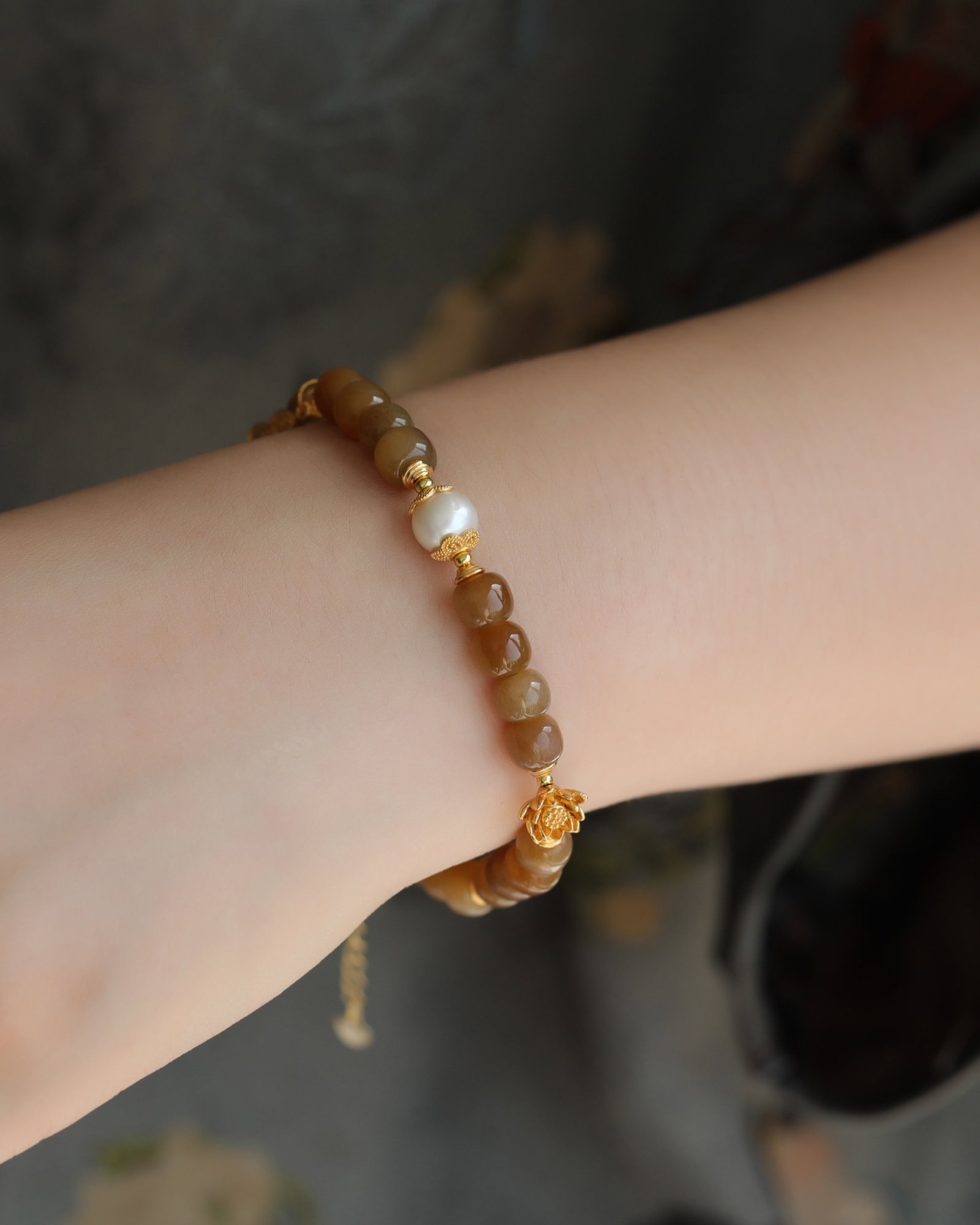 An Exquisite Hotan Jade Bracelets - 6