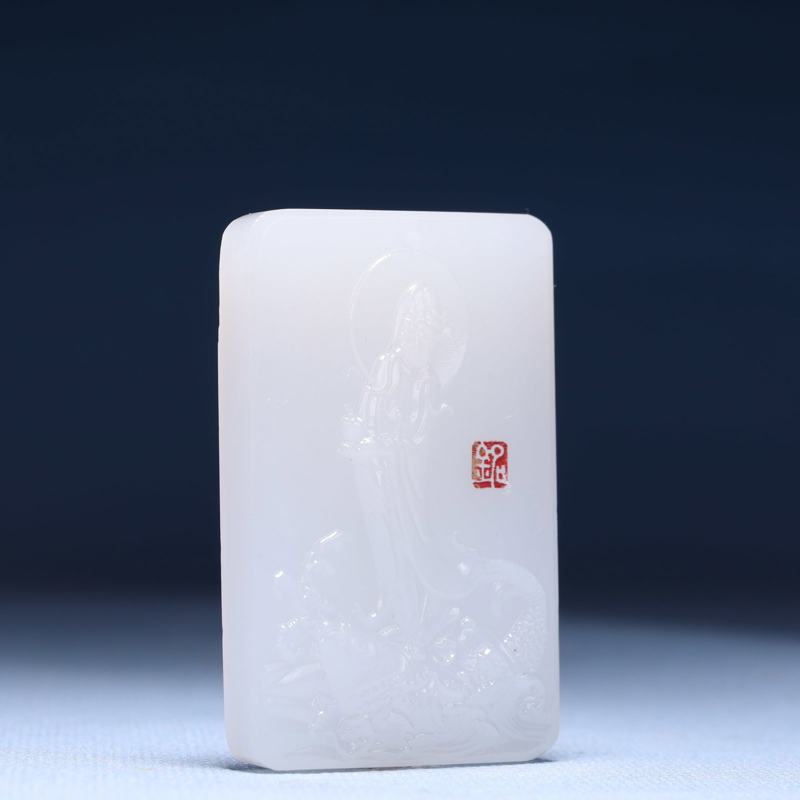 An Exquisite White Jade Statue of Avalokitesvara Pendant - 3