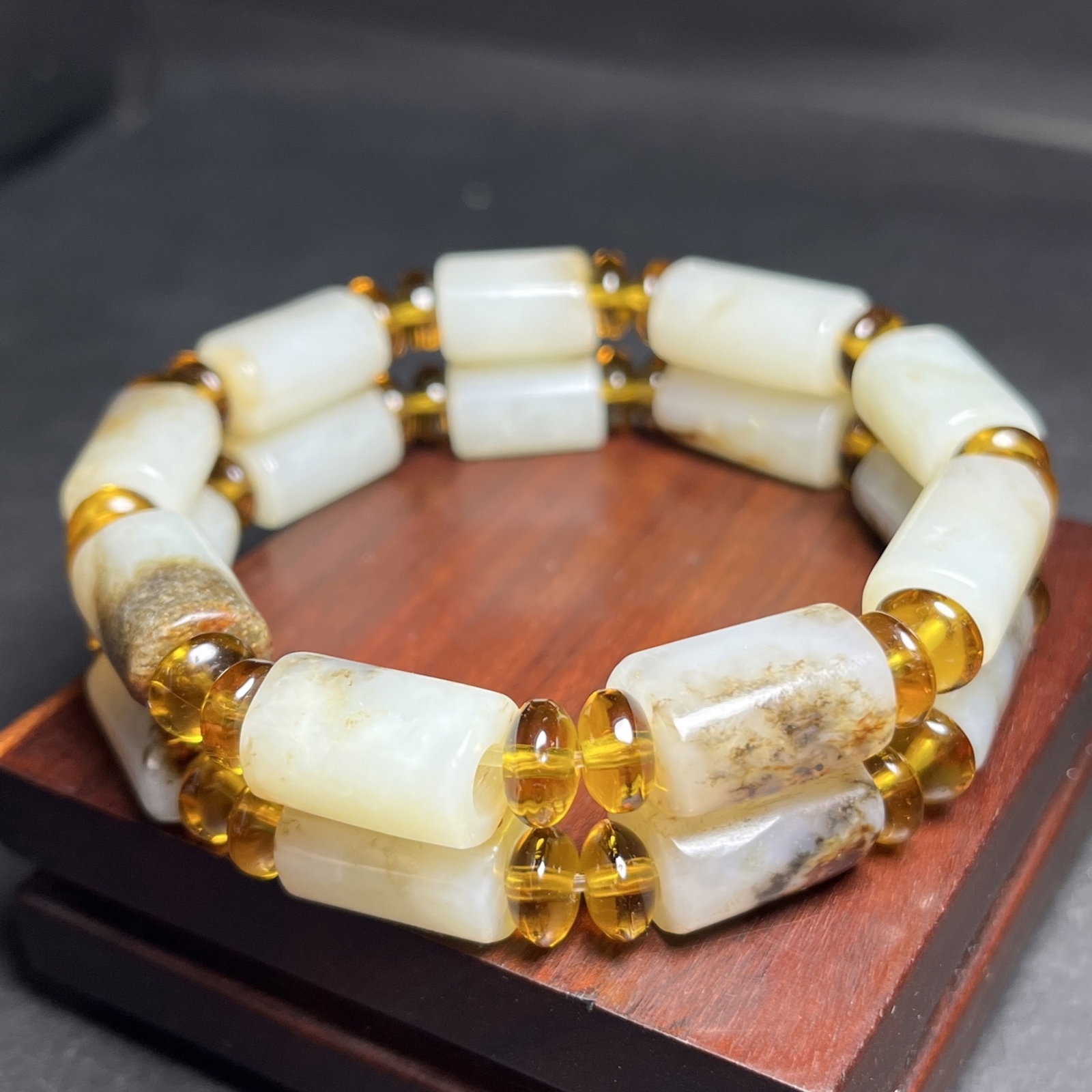 An Exquisite White Jade Bracelets - 2