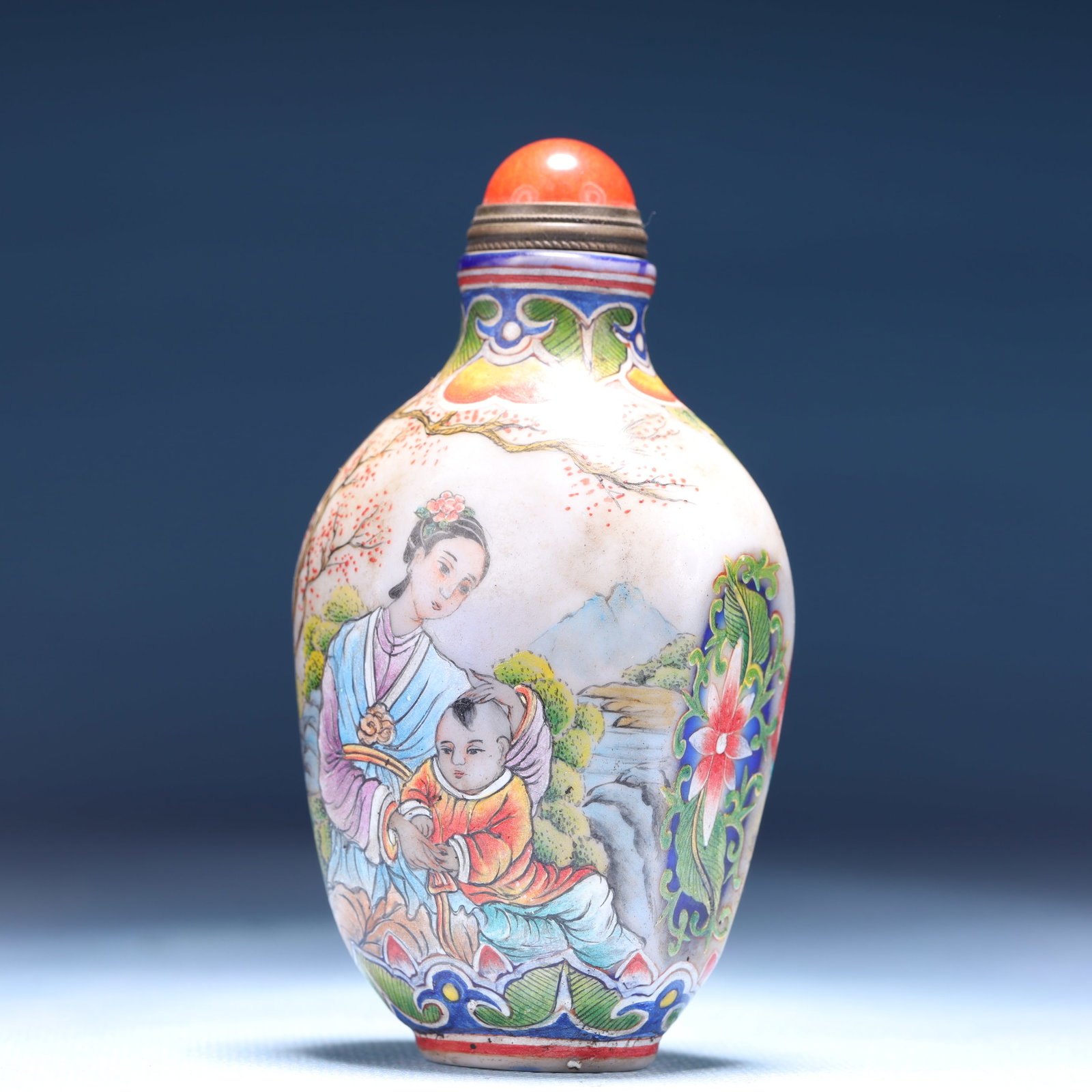 An Exquisite Glass Character and Story Pattern Snuff Bottle - 3