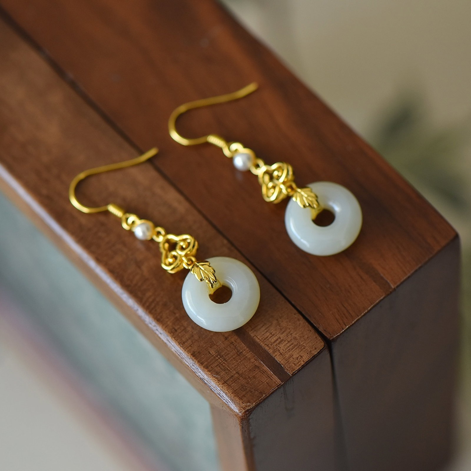 A Pair of Exquisite Sterling Silver-Gold Plated Inlaid White Jade Earrings - 4