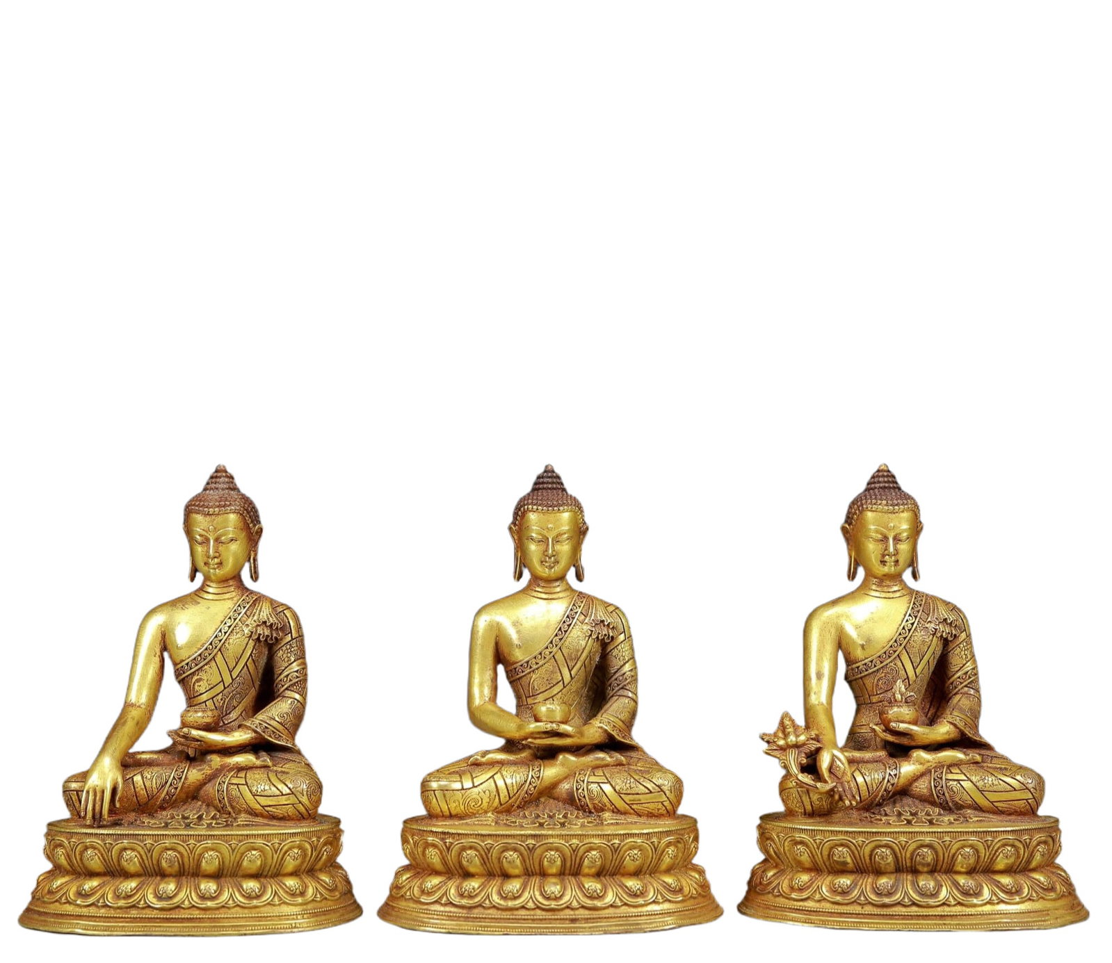 A Set of Solemn Gilt Bronze Statue of Sakyamuni: Estimated Value:8400-16800 A Set of Solemn Gilt Bronze Statue of Sakyamuni,Ming Dynasty, China,Size:4.1inx3.1inx14.5m,Weight:2765g