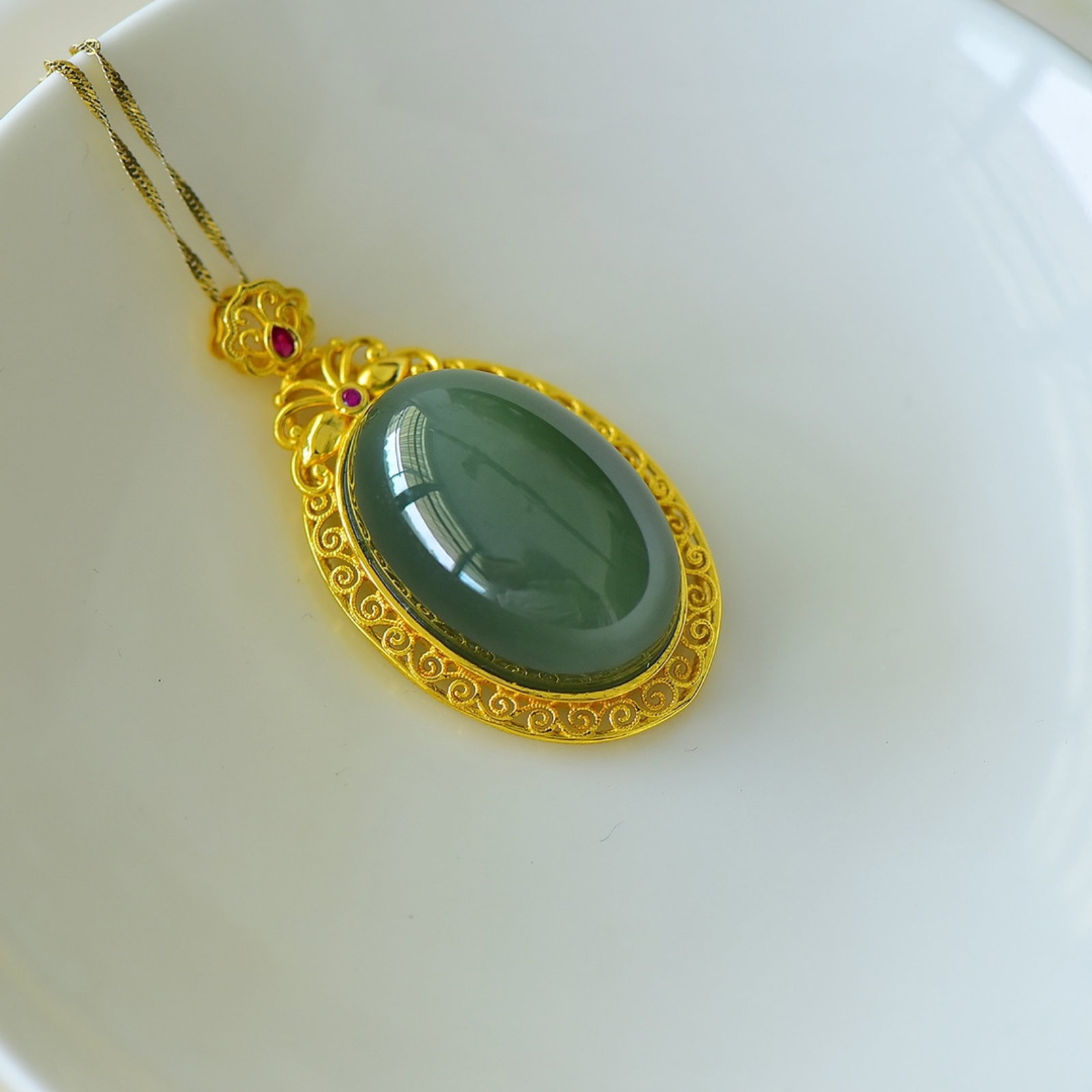 An Exquisite Sterling Silver-Gold Plated Inlaid Sapphire Pendant - 3