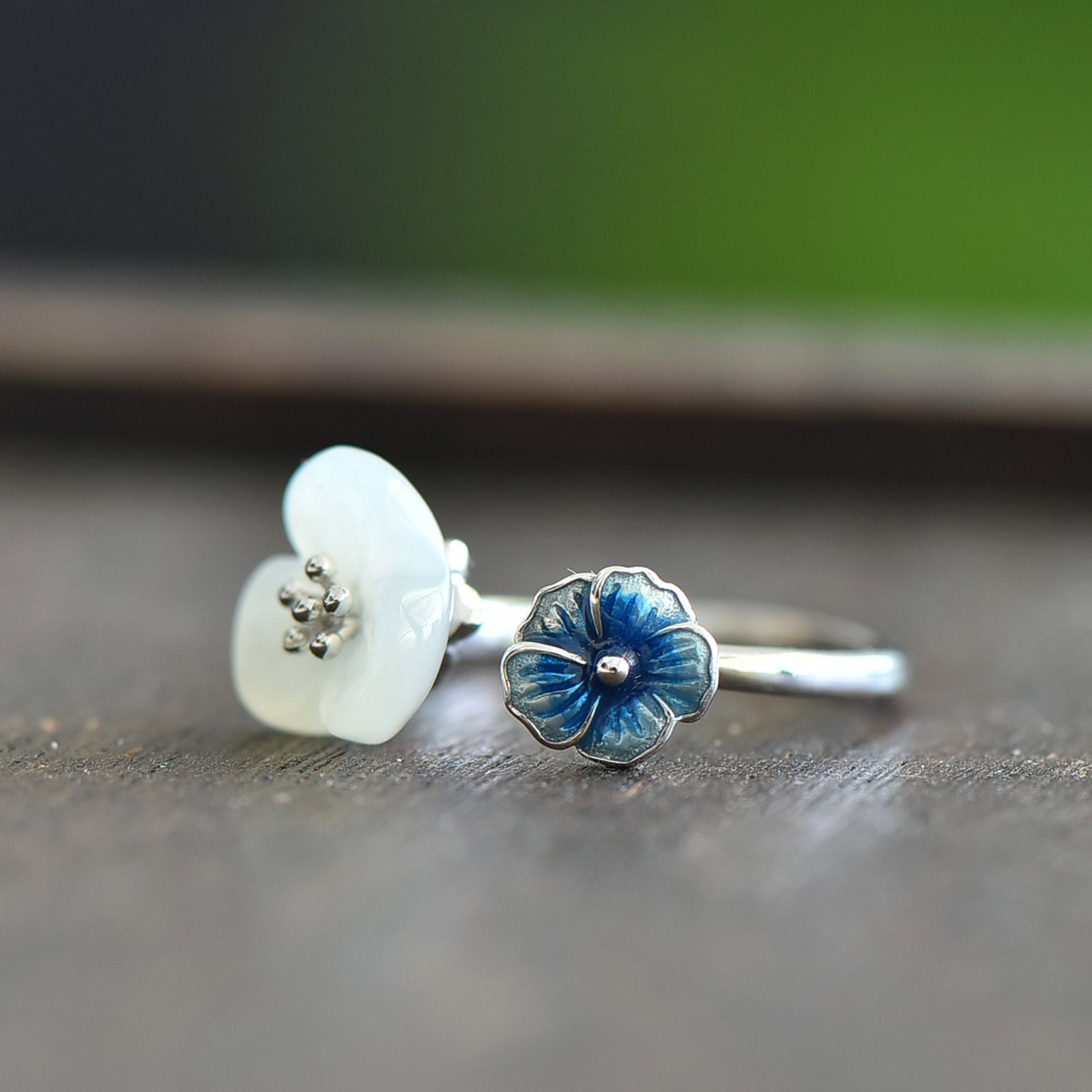 An Exquisite Sterling Silver Inlaid White Jade Ring - 3