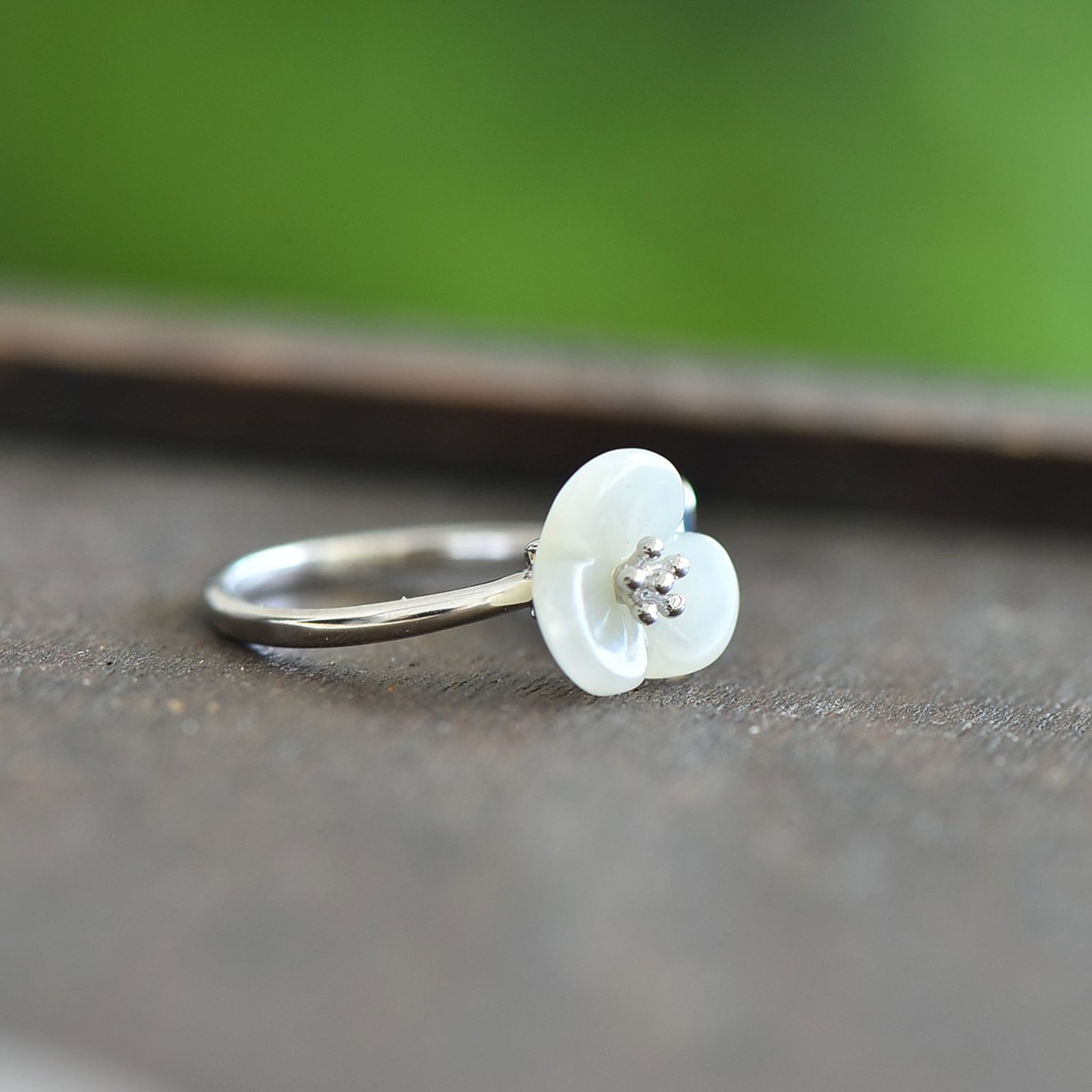 An Exquisite Sterling Silver Inlaid White Jade Ring - 4