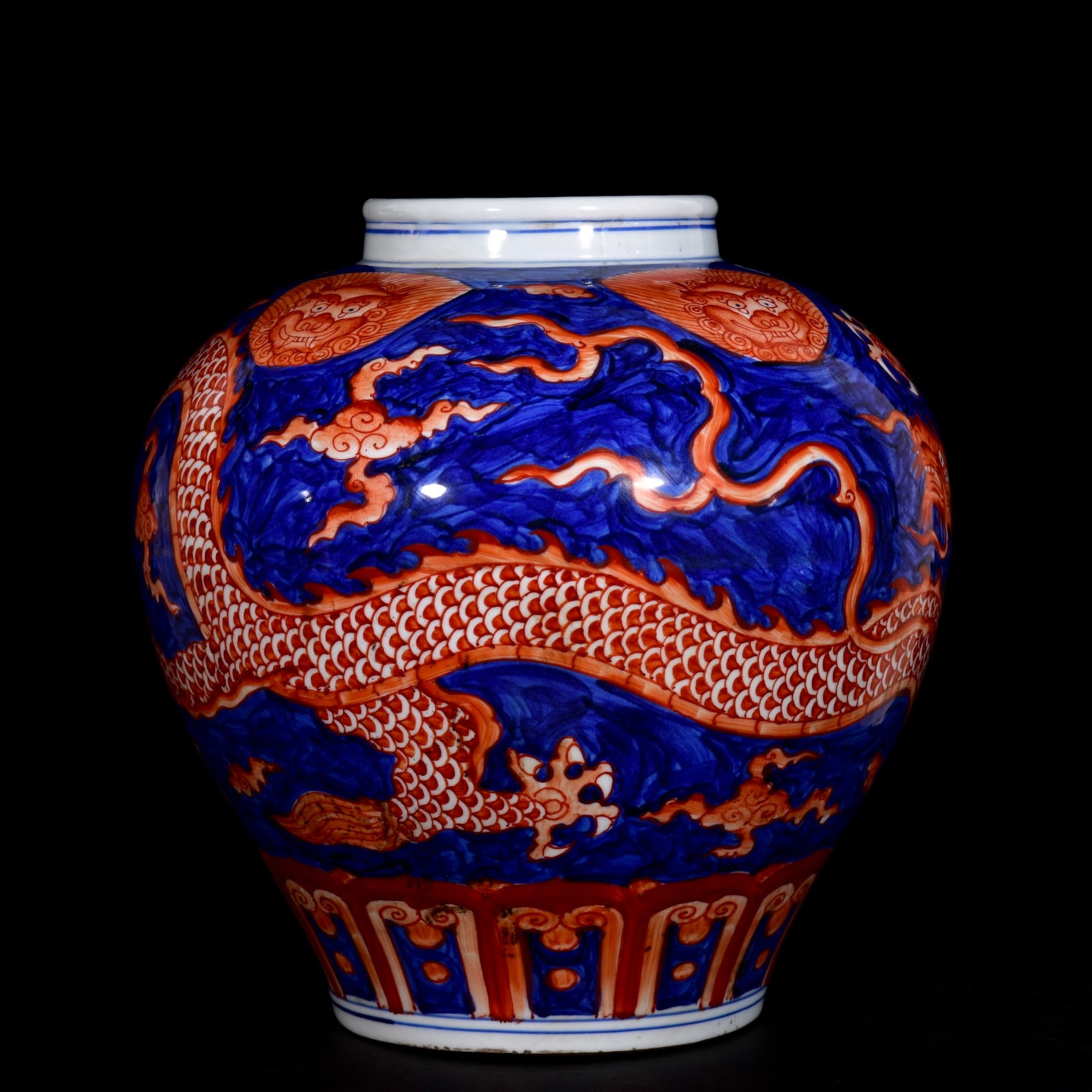 A Pair of Rare Blue and White Iron-Red Auspicious Cloud and Dragon Pattern Jars - 4