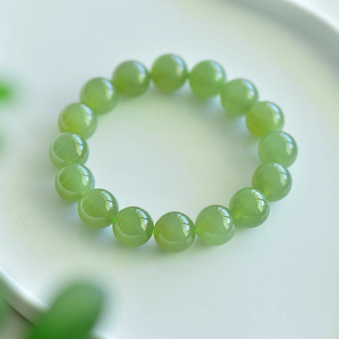 An Exquisite Greenish Jade Bracelets - 2