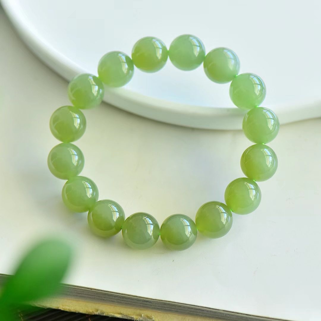 An Exquisite Greenish Jade Bracelets - 3