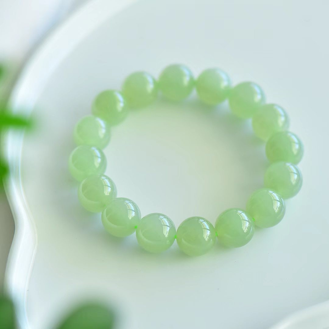 An Exquisite Greenish Jade Bracelets - 4