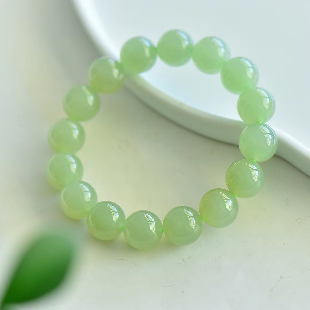 An Exquisite Greenish Jade Bracelets - 5