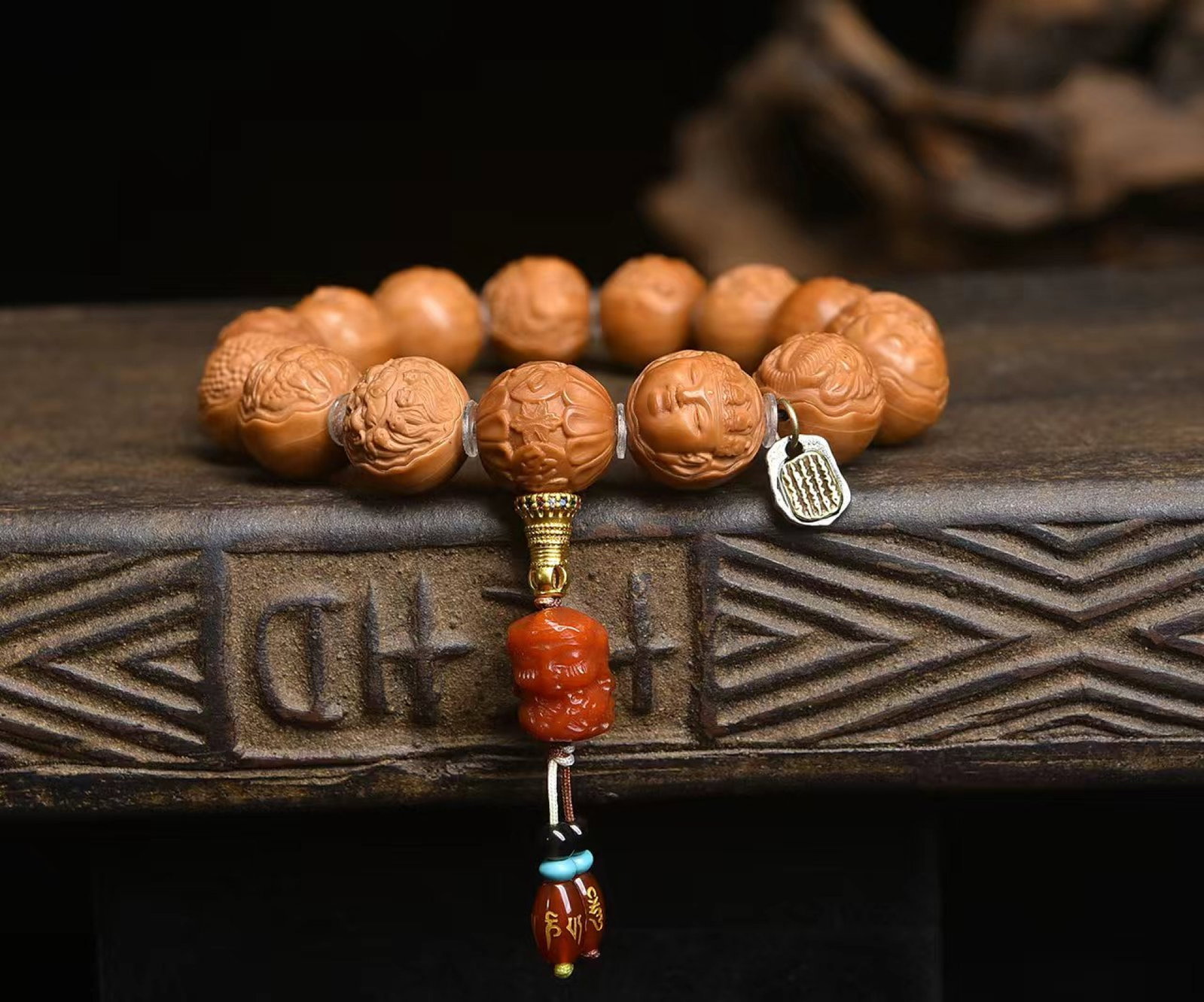 An Exquisite Walnut Bracelets - 3