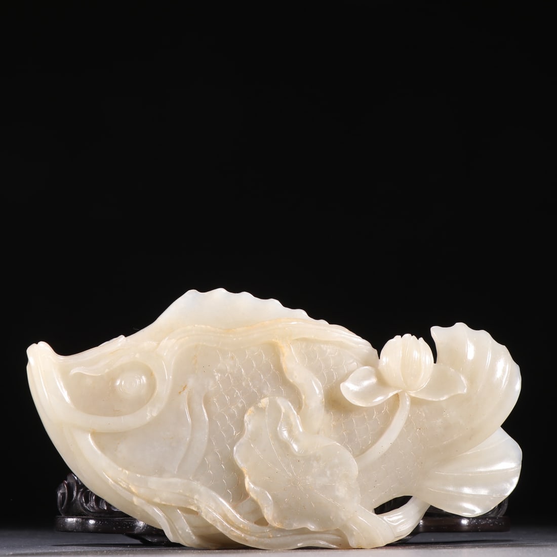 An Exquisite White Jade Fish-Shaped Ornament,With Zitanwood Base - 3