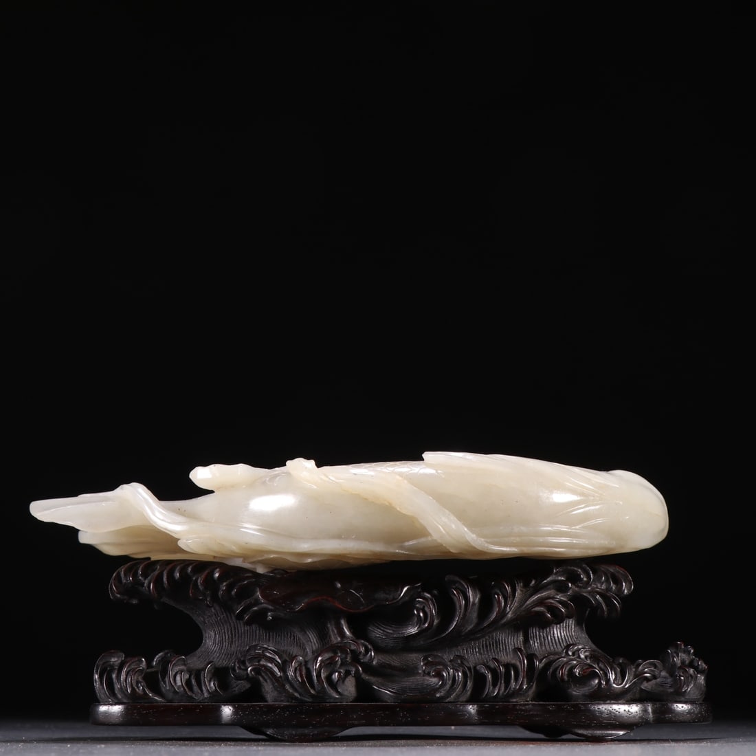 An Exquisite White Jade Fish-Shaped Ornament,With Zitanwood Base - 9