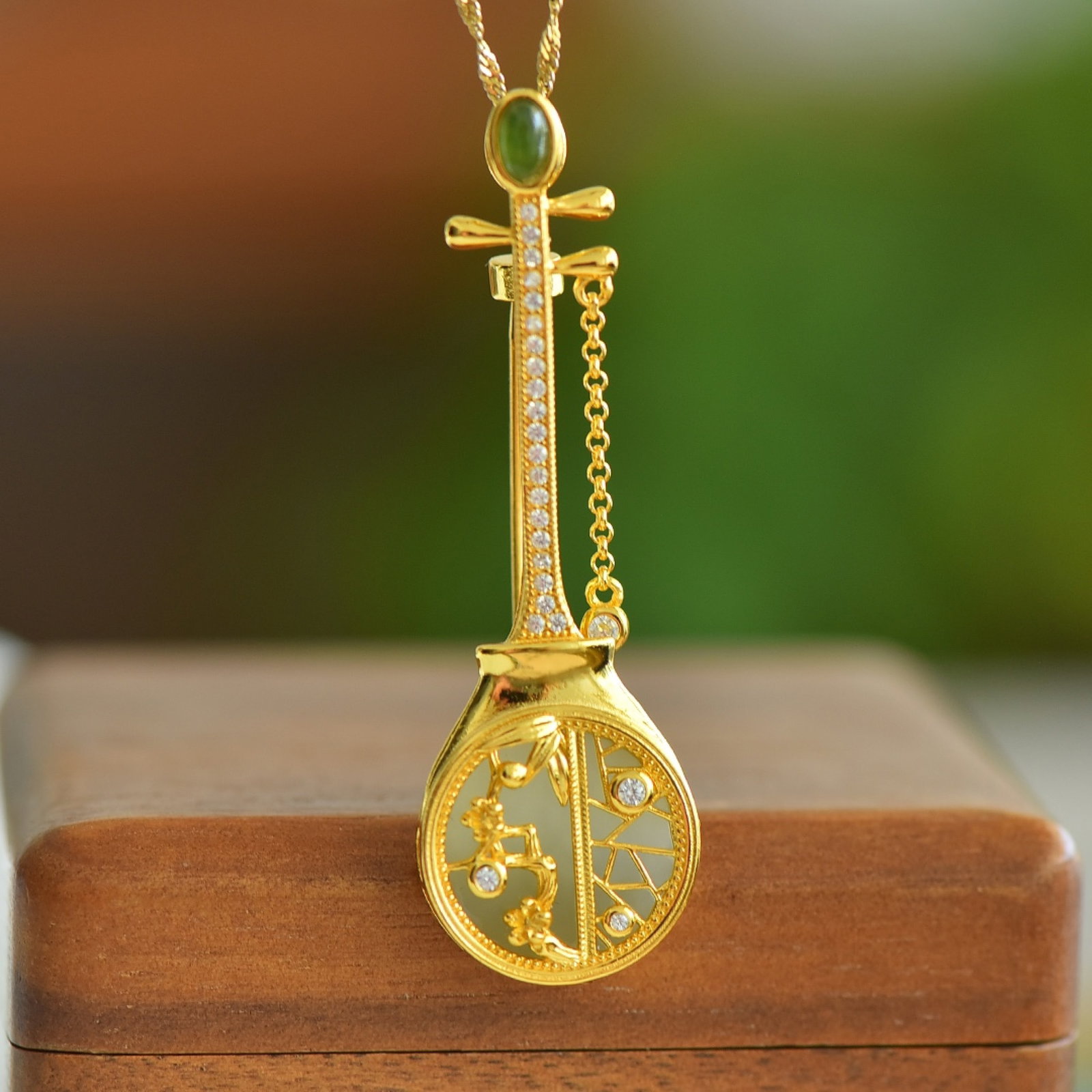 An Exquisite Sterling Silver-Gold Plated Inlaid White Jade Pendant,Inlaid Diamond - 2