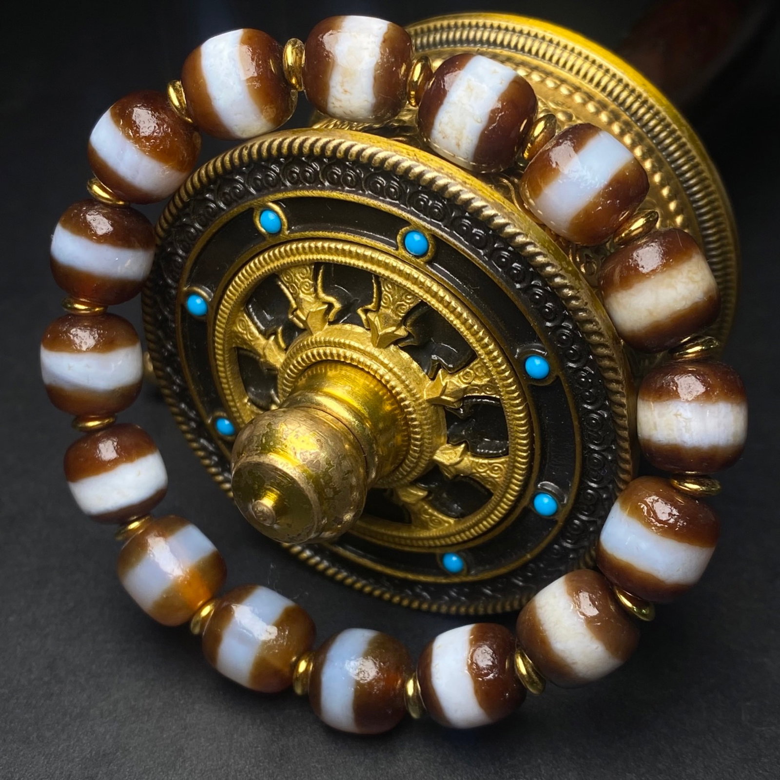 An Exquisite Agate Bracelets: Estimated Value:800-1600 An Exquisite Agate Bracelets,Size:10mm 玛瑙手串