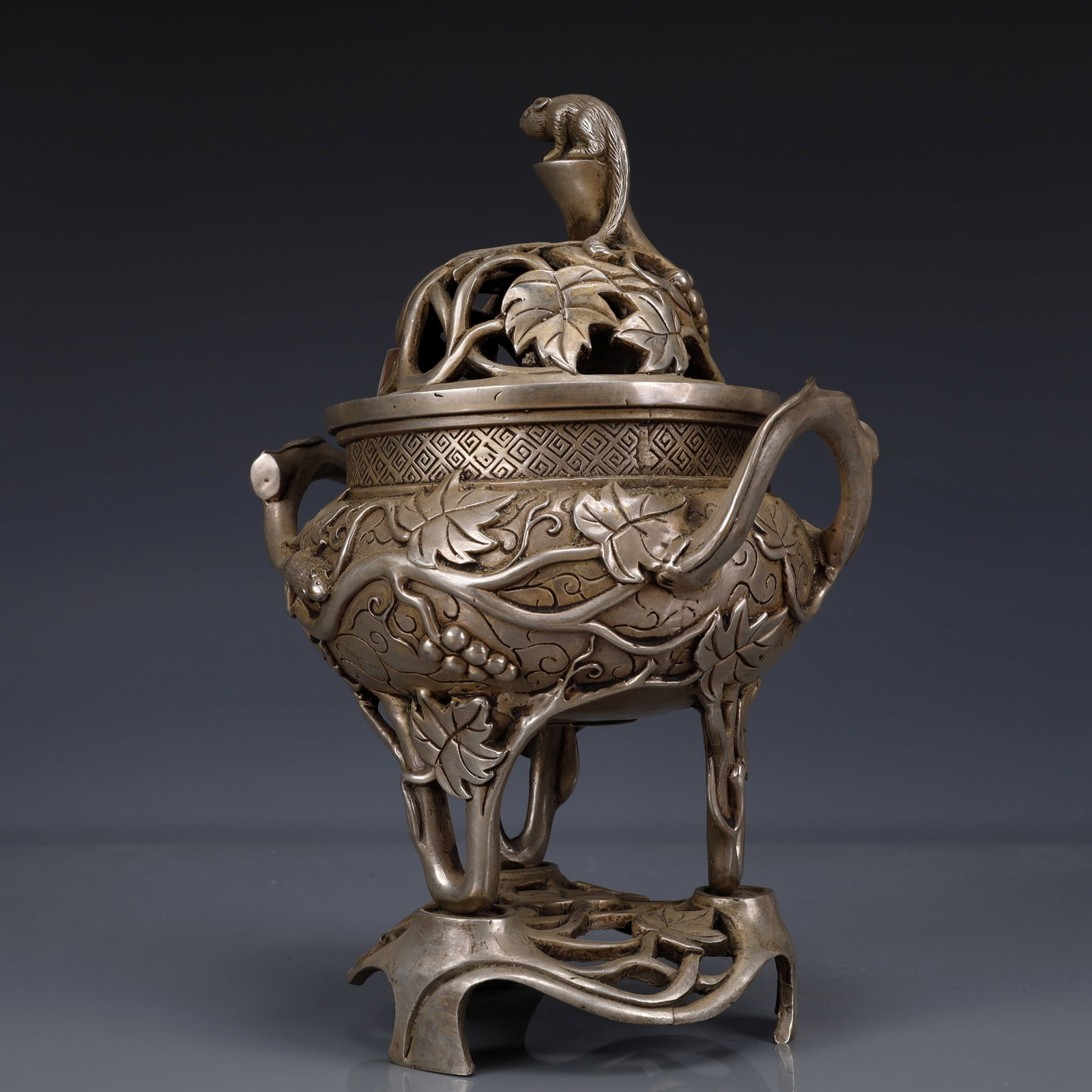 An Exquisite Silver-Plated Bronze Mouse Double-Ears and Tripod Censer - 4