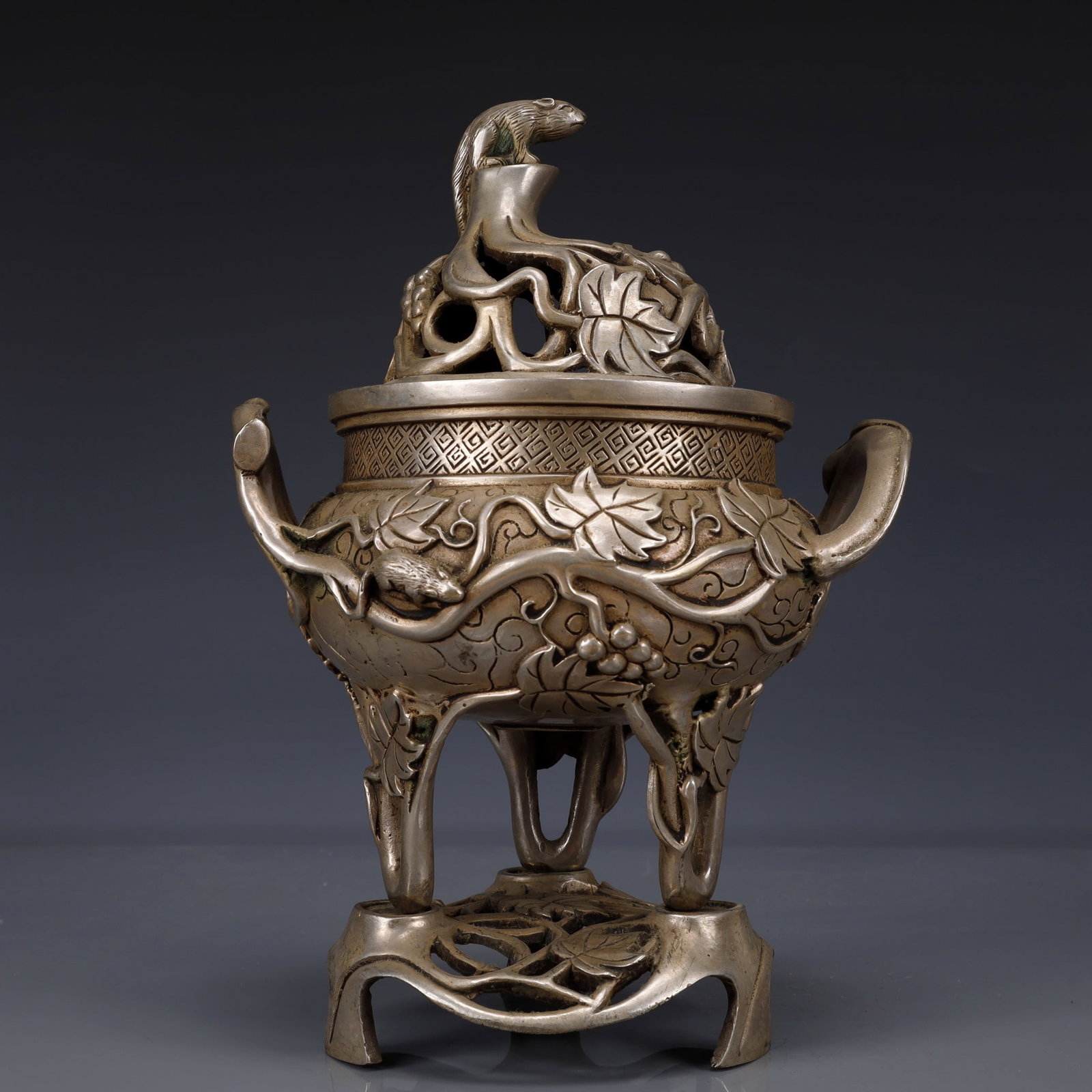 An Exquisite Silver-Plated Bronze Mouse Double-Ears and Tripod Censer - 7