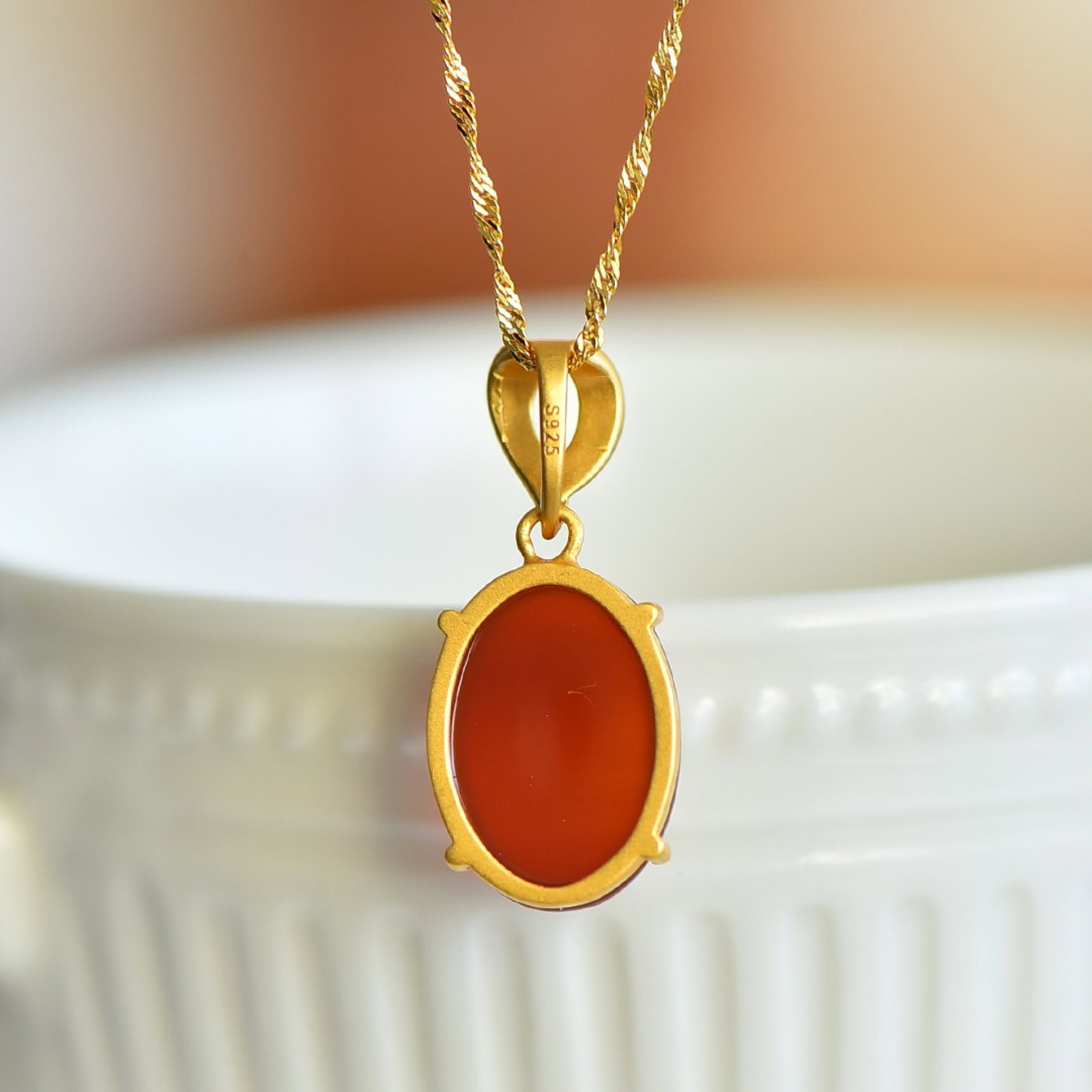 An Exquisite Sterling Silver-Gold Plated Inlaid Agate Pendant - 5