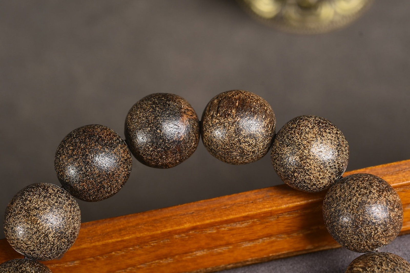 An Exquisite Eaglewood Bracelets - 5
