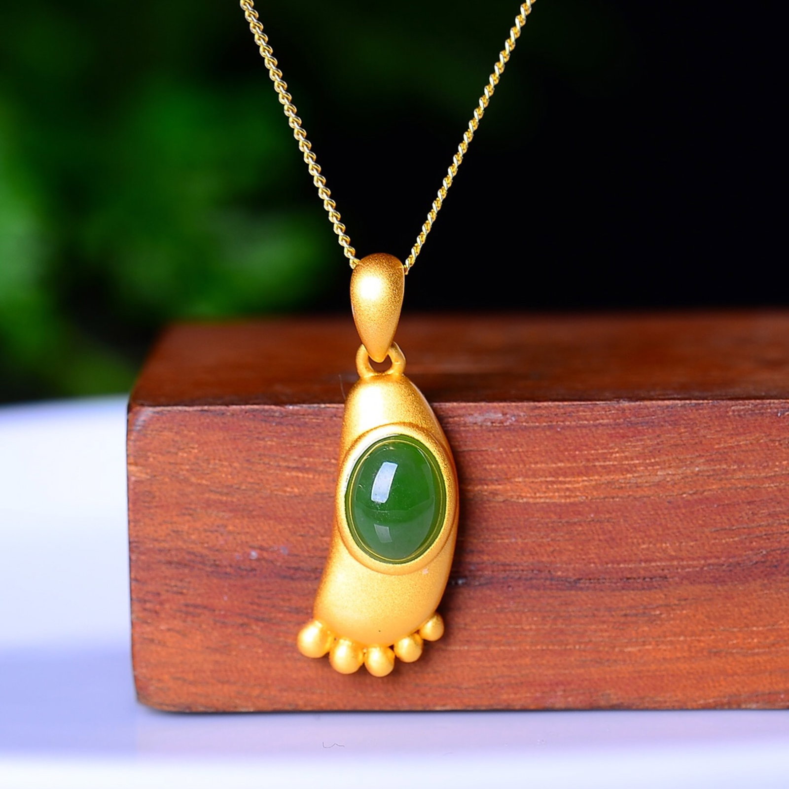 An Exquisite Sterling Silver-Gold Plated Inlaid Jasper Pendant - 2