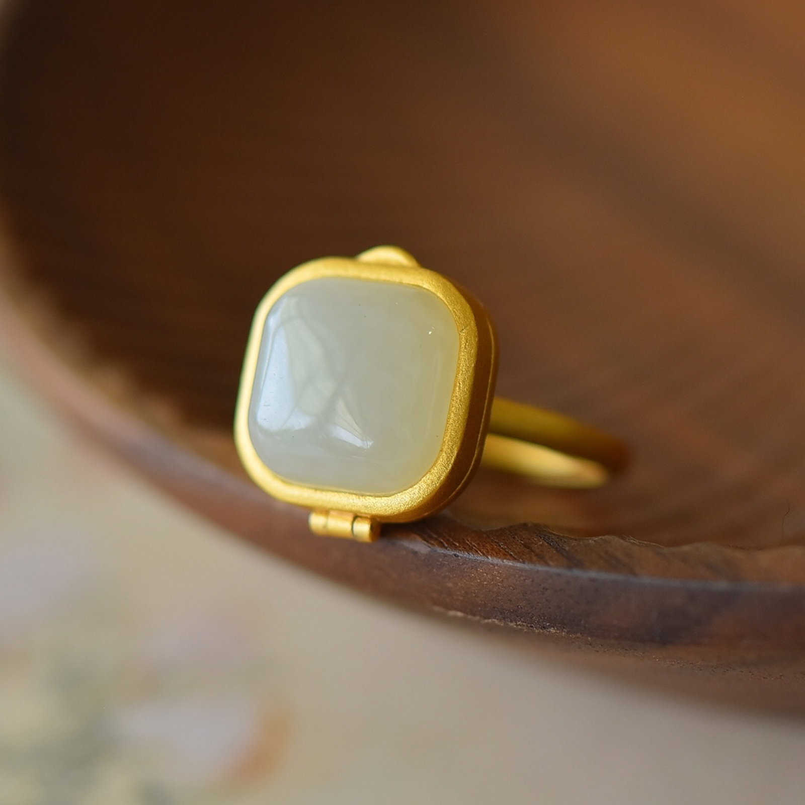 An Exquisite Sterling Silver Inlaid White Jade Ring - 5