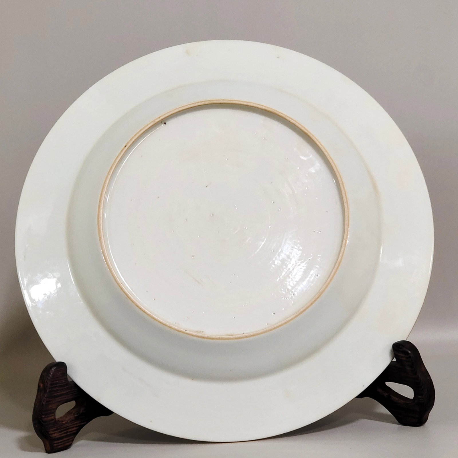 An Exquisite Famille-Rose Flower and Figure Pattern Plate - 7