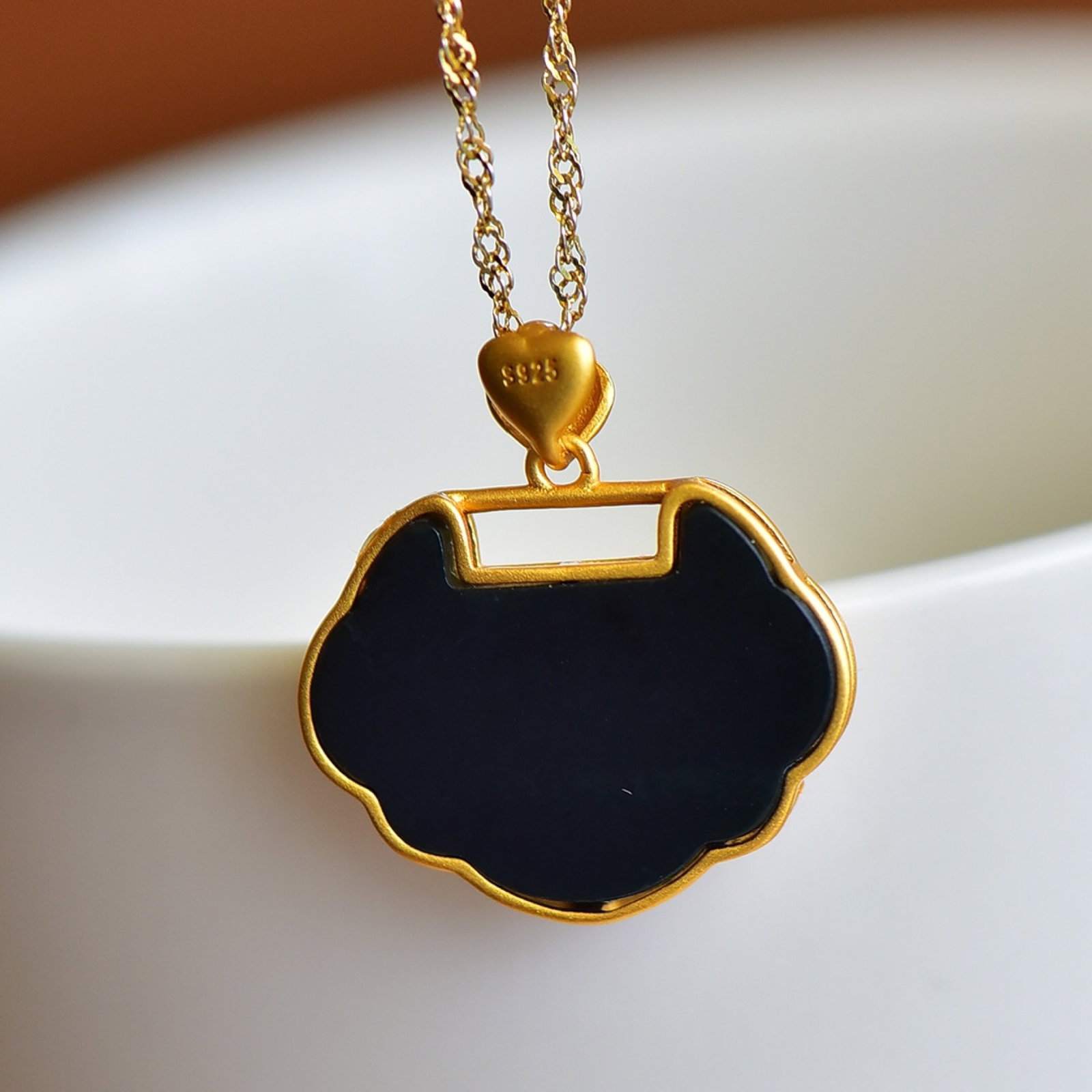 An Exquisite Sterling Silver-Gold Plated Inlaid Black Jade Pendant - 5
