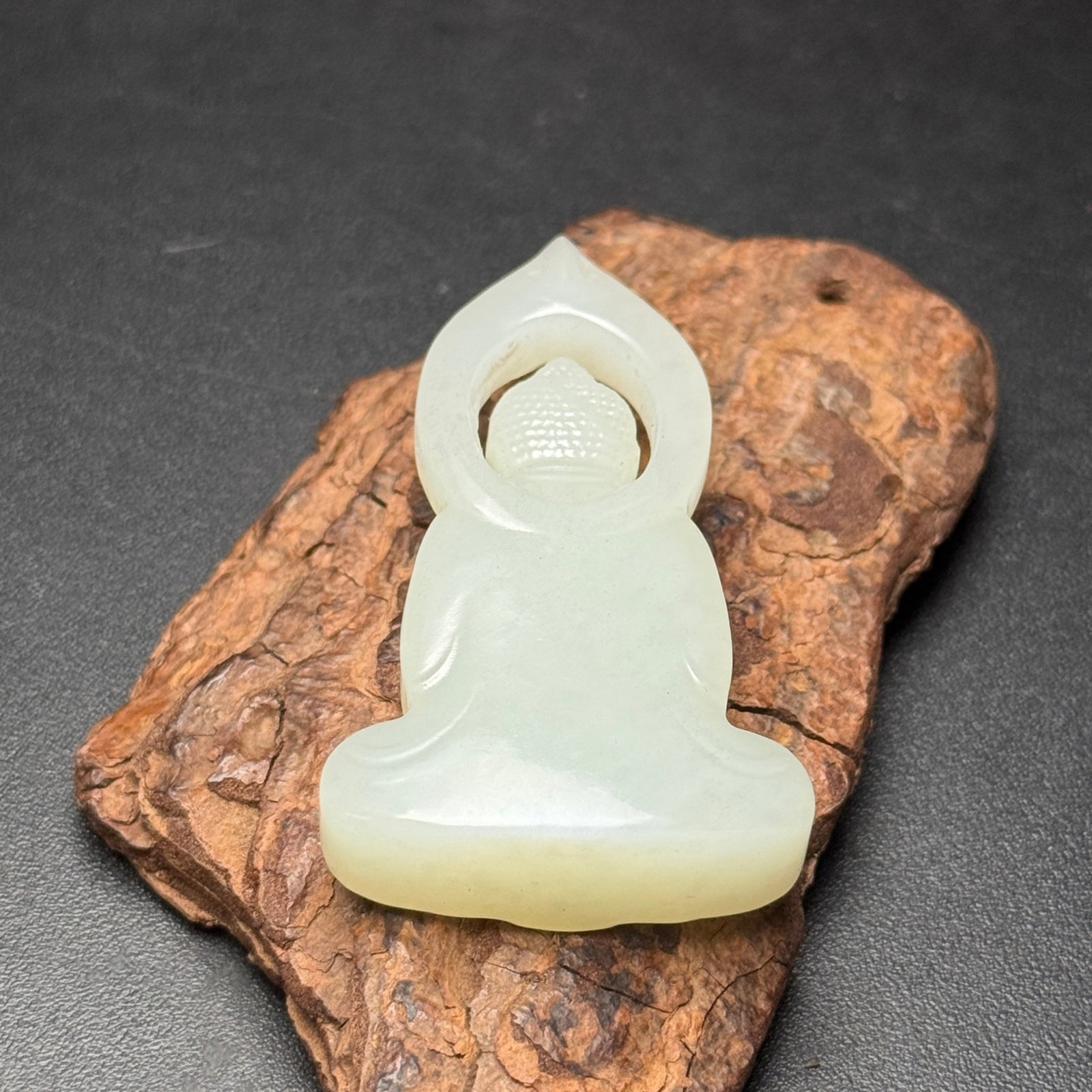 An Exquisite White Jade Statue of Mah¨¡vairocana Pendant - 7