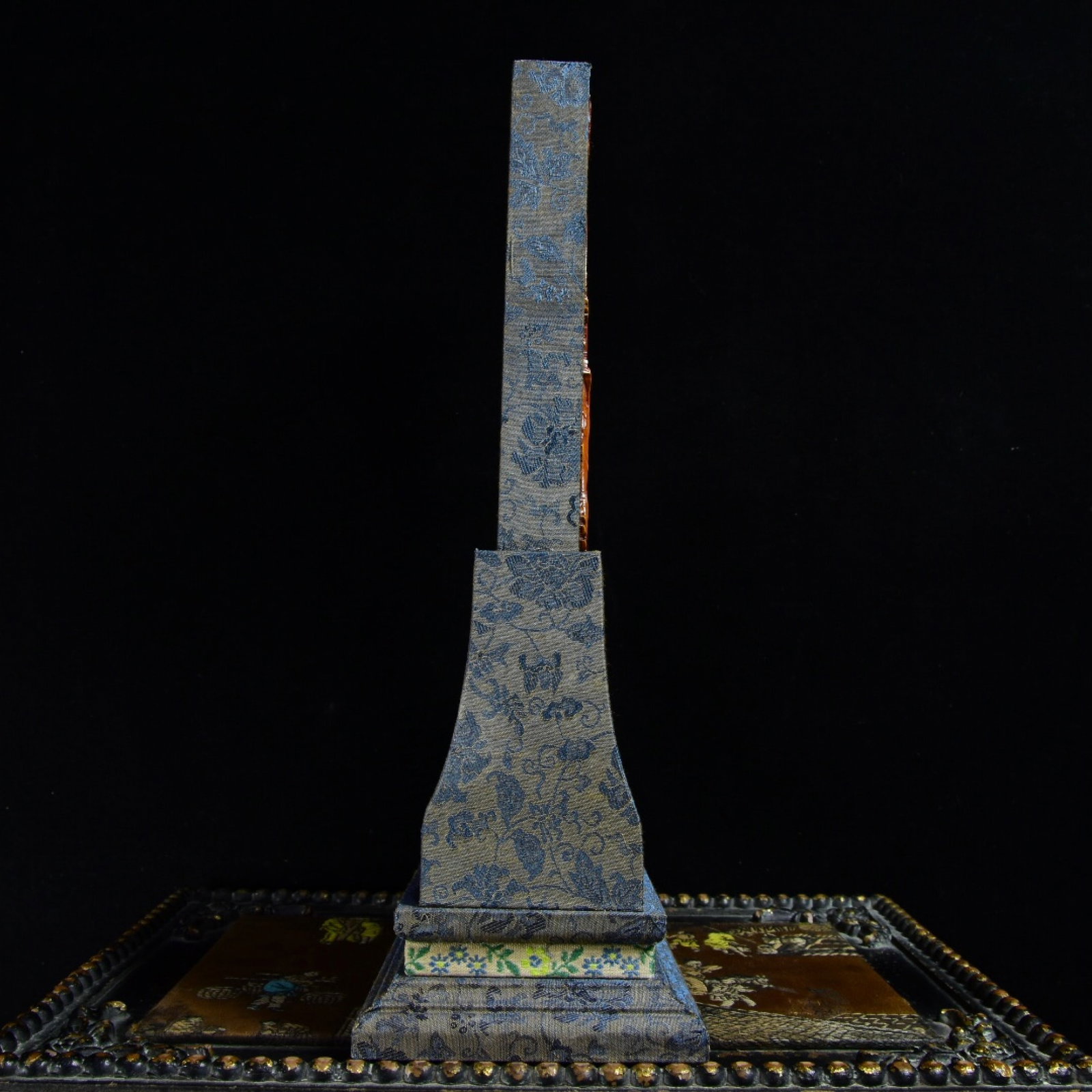 An Exquisite Tianhuang Stone Painted Color Statue of Avalokitesvara Pattern Table Screen - 8