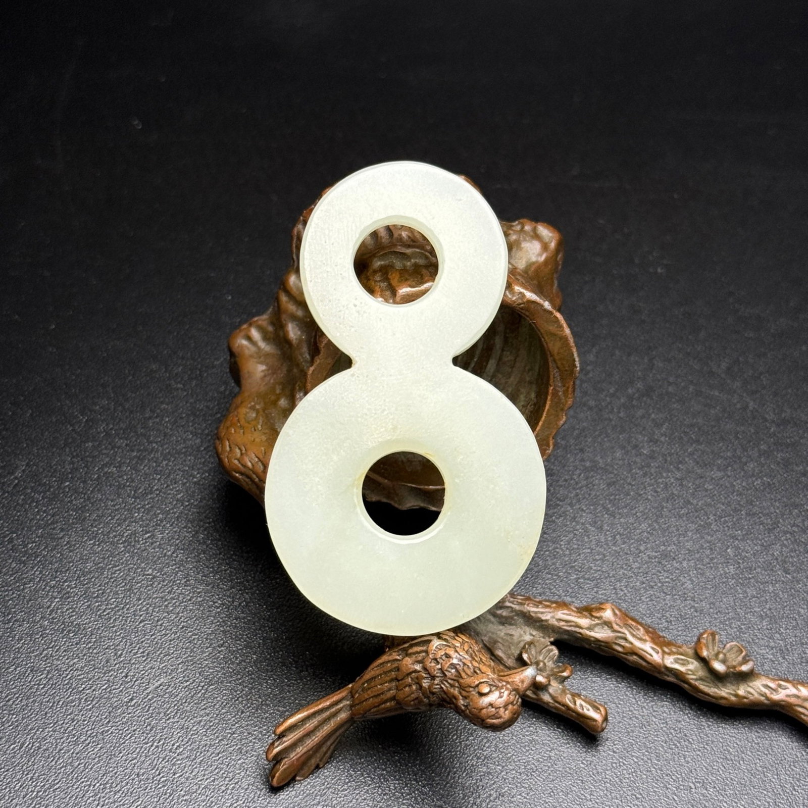 An Exquisite White Jade Pendant: Estimated Value:400-800 An Exquisite White Jade Pendant,Qing Dynasty,China,Size:58mmx34mmx4mm,Weight:13g 白玉挂件,中国清代