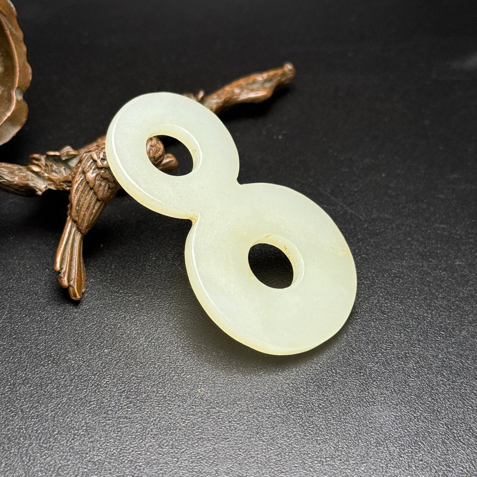 An Exquisite White Jade Pendant - 3