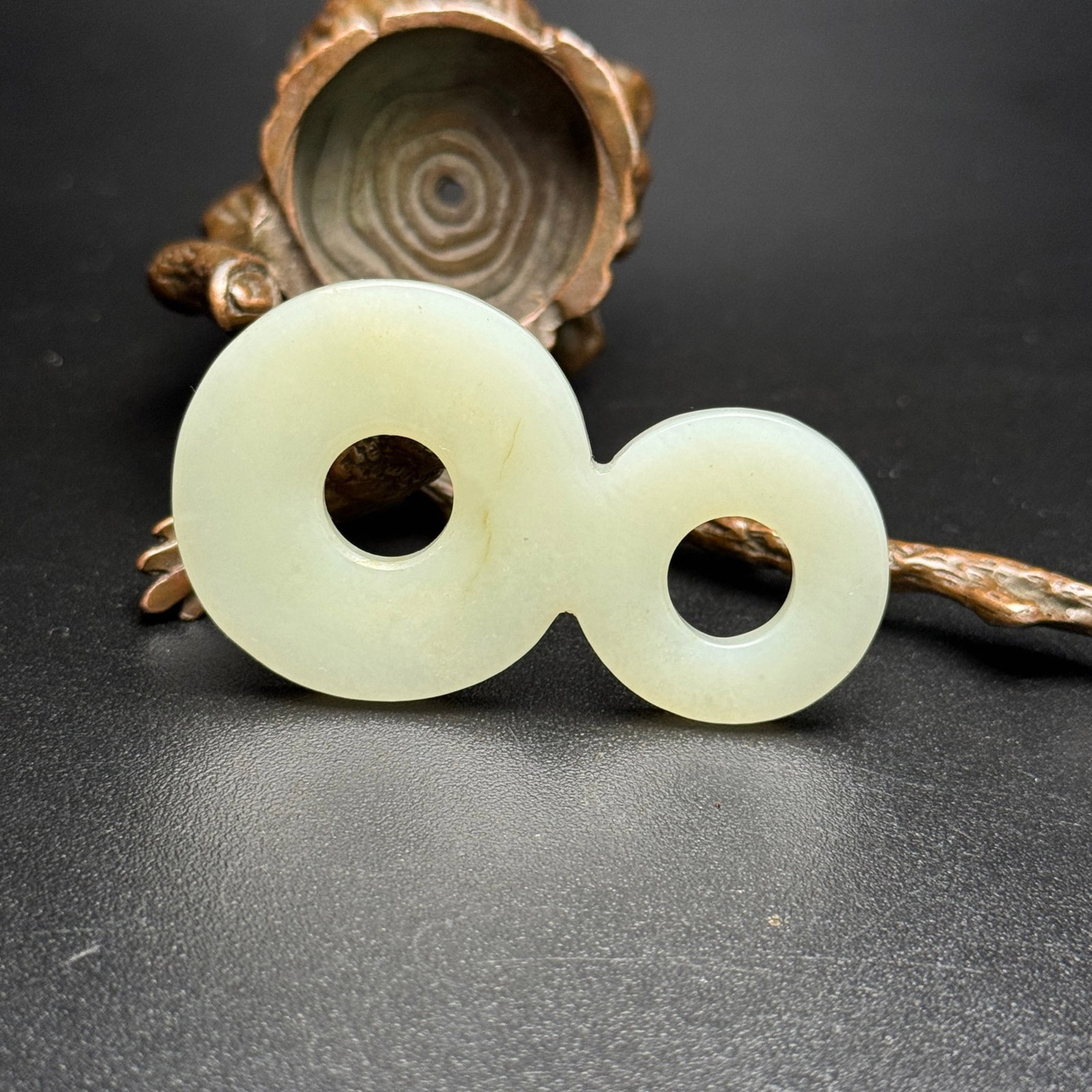 An Exquisite White Jade Pendant - 7