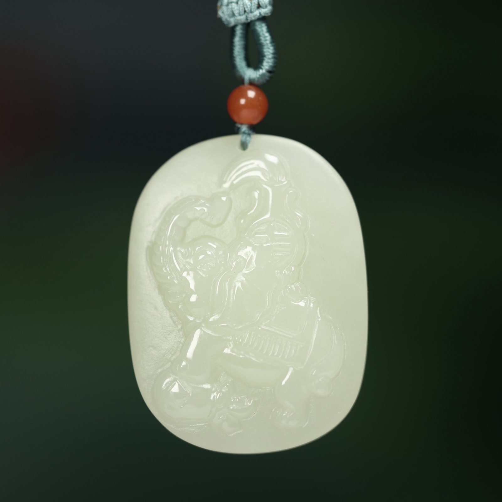 An Exquisite White Jade Elephant Pattern Pendant - 2