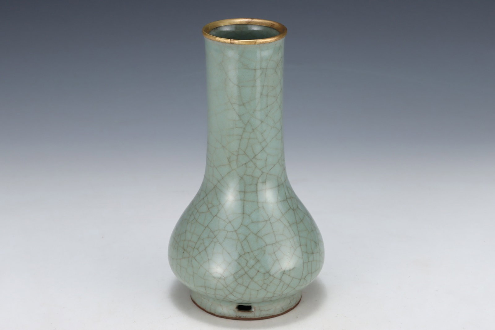 An Exquisite Guan yao Cover with Gold Vase,with an Imperial Poem by Emperor Qianlong - 2