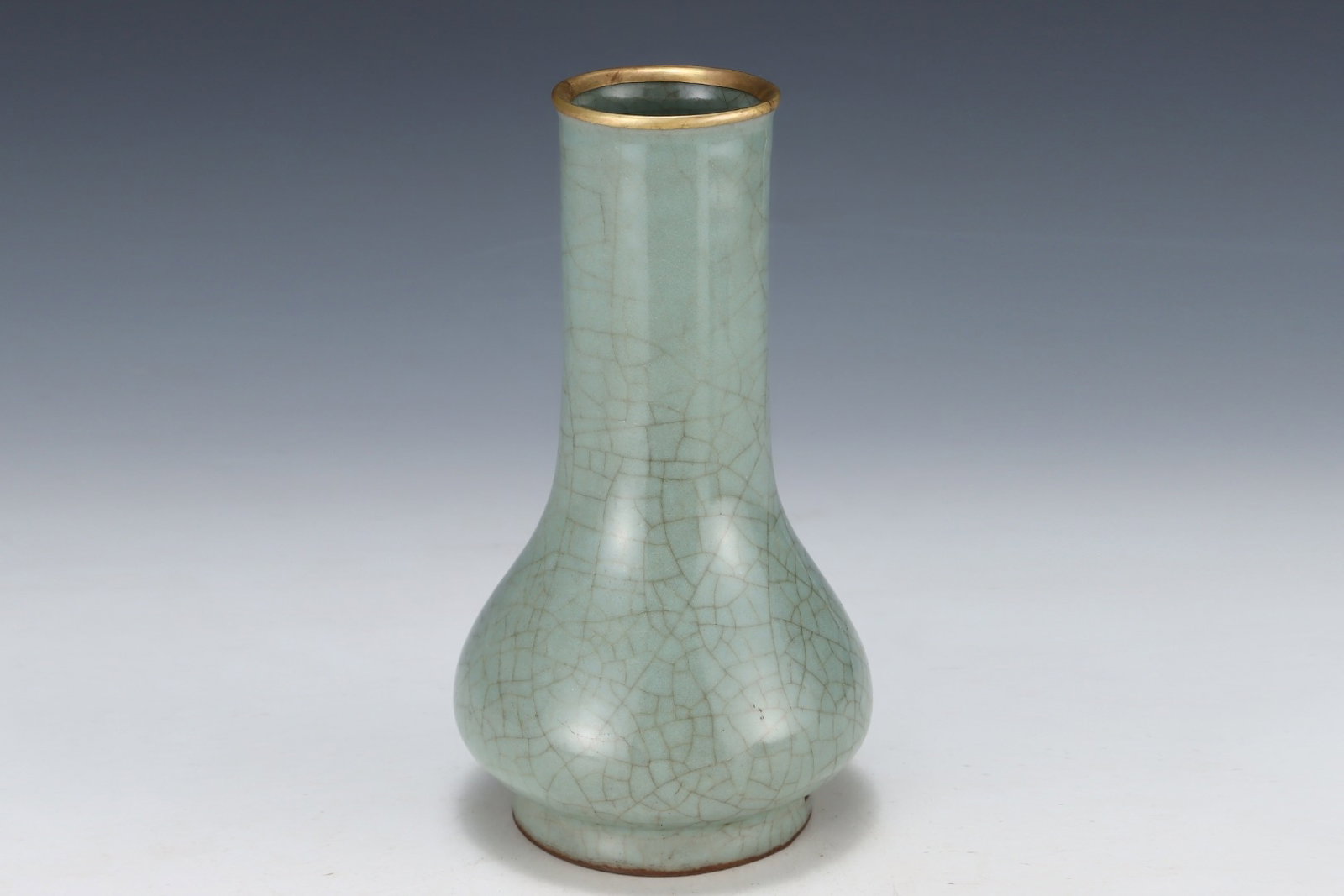 An Exquisite Guan yao Cover with Gold Vase,with an Imperial Poem by Emperor Qianlong - 3