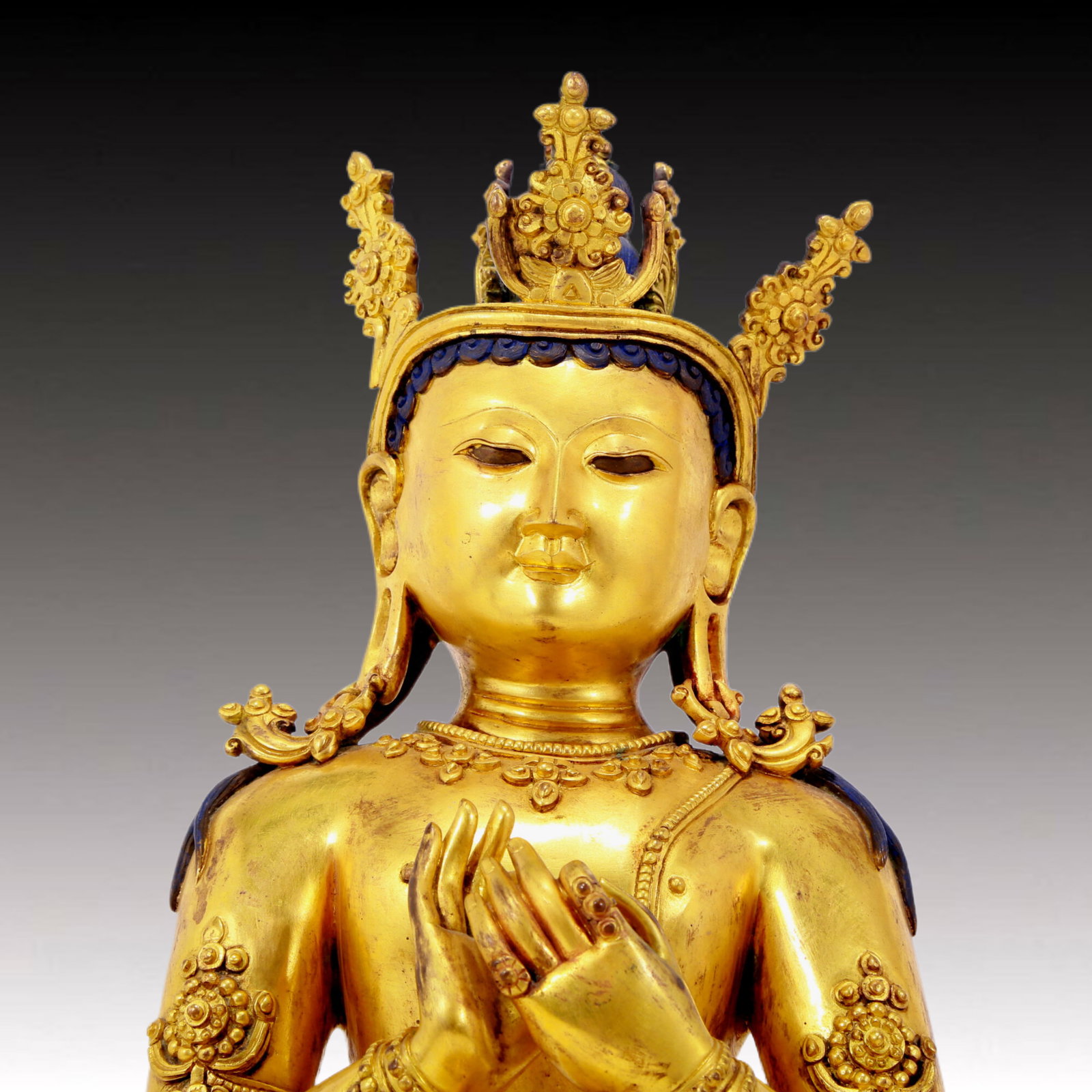 A solemn gilt bronze statue of Bodhisattva - 2