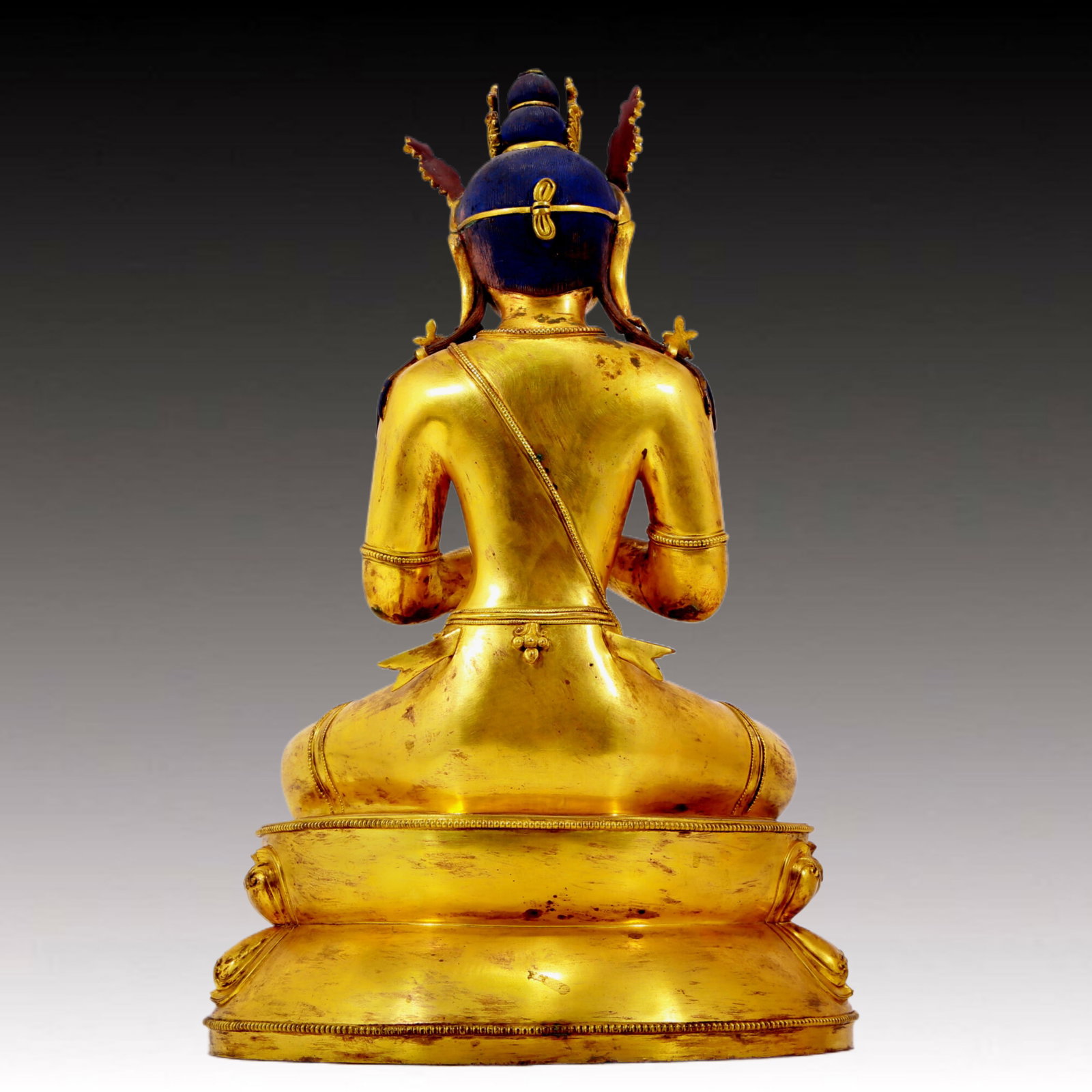 A solemn gilt bronze statue of Bodhisattva - 9
