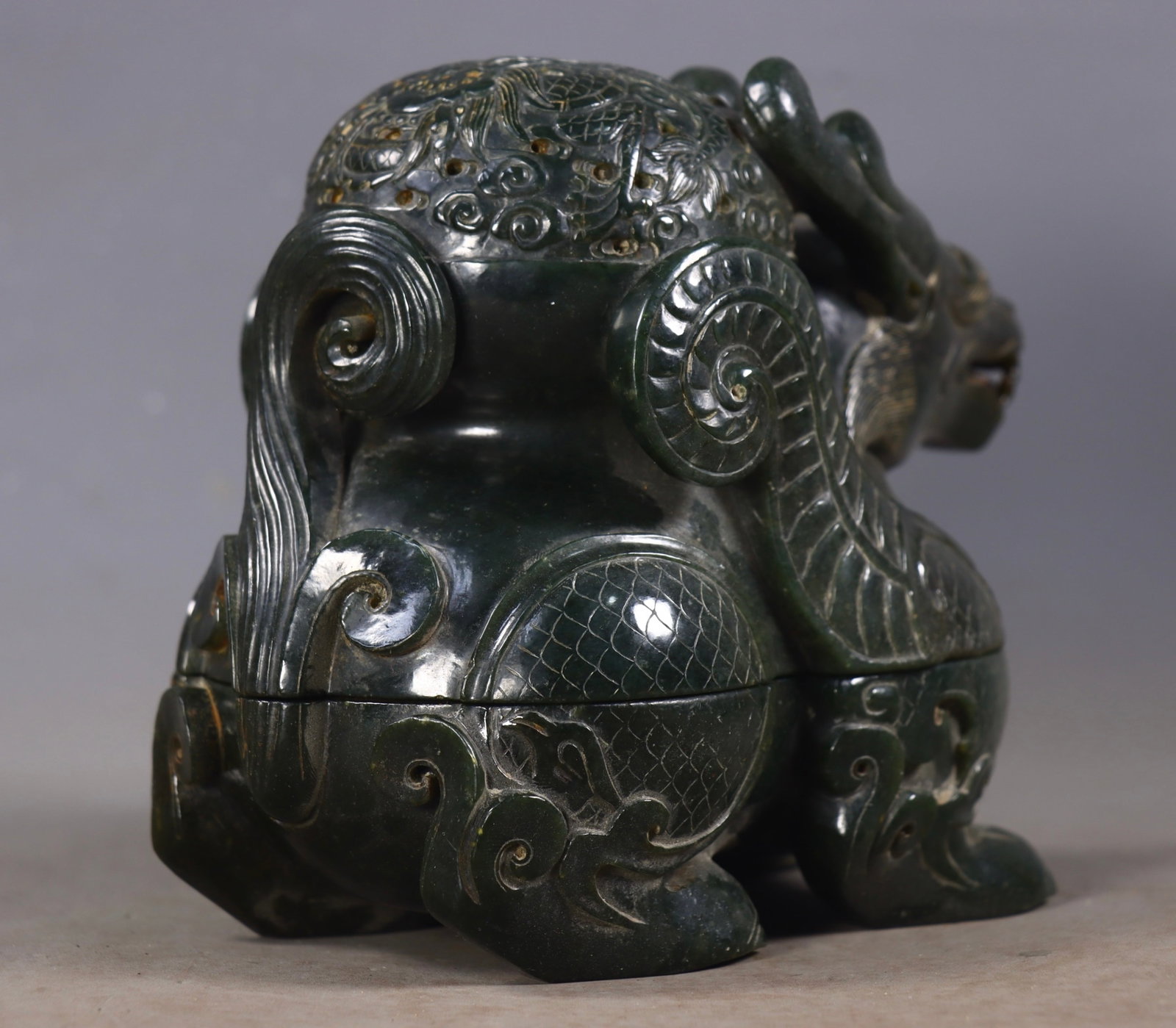 An Exquisite Jasper Kylin Ornament,With White Jade Dragon Pattern Seal - 6